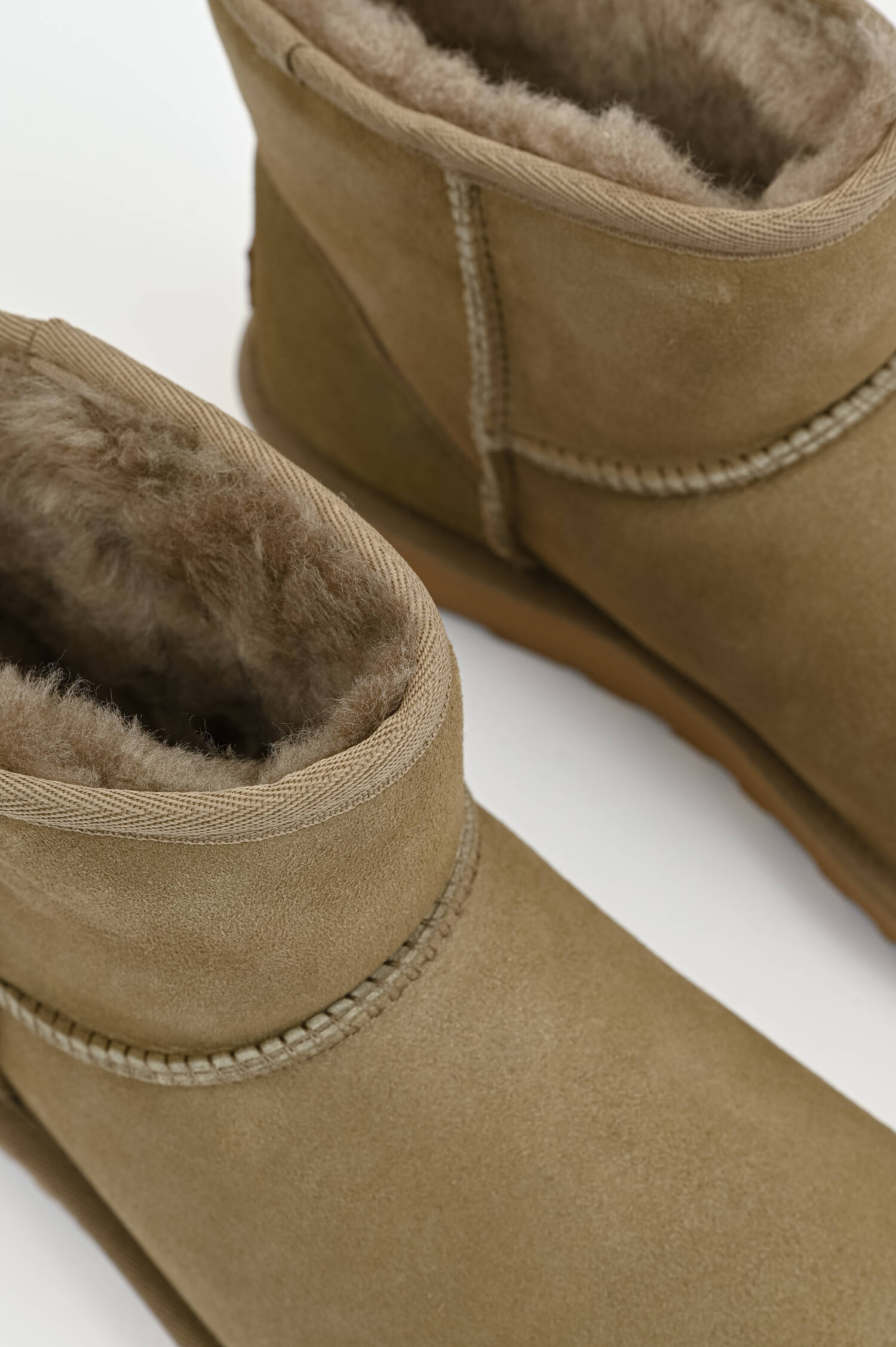  Boots CLASSIC MINI in Oliv