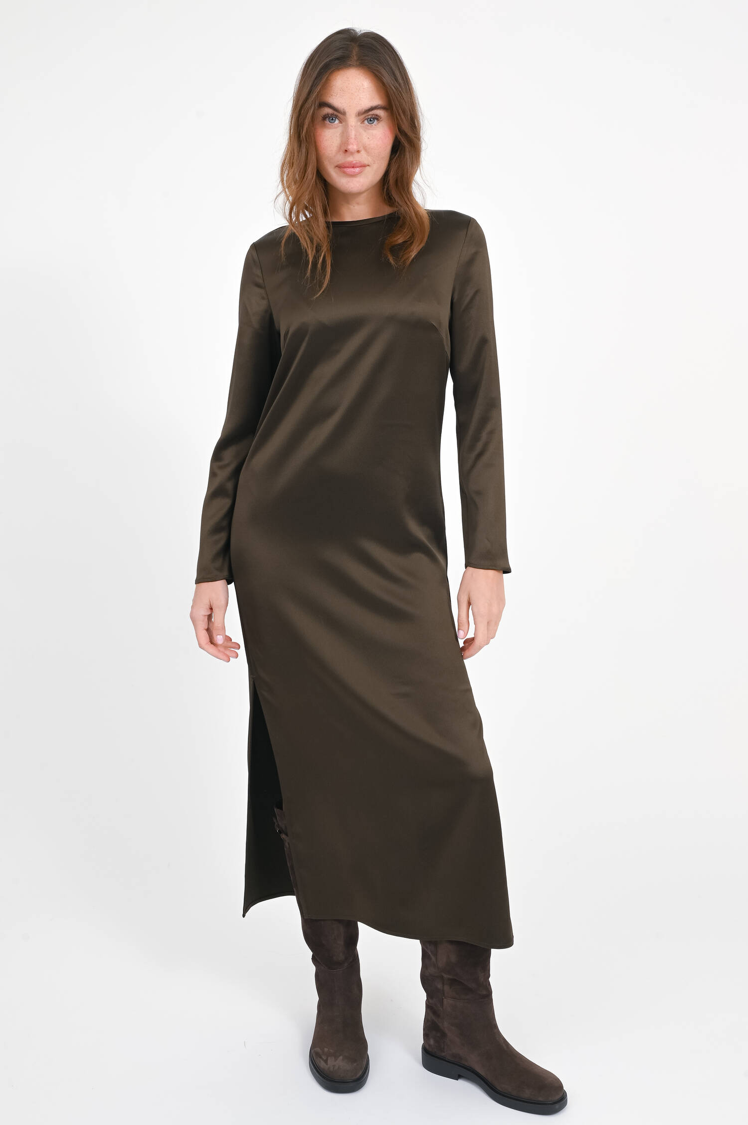 Satinkleid mit seitlichen Schlitzen in Schlammgrün Satinkleid mit seitlichen Schlitzen in Schlammgrün