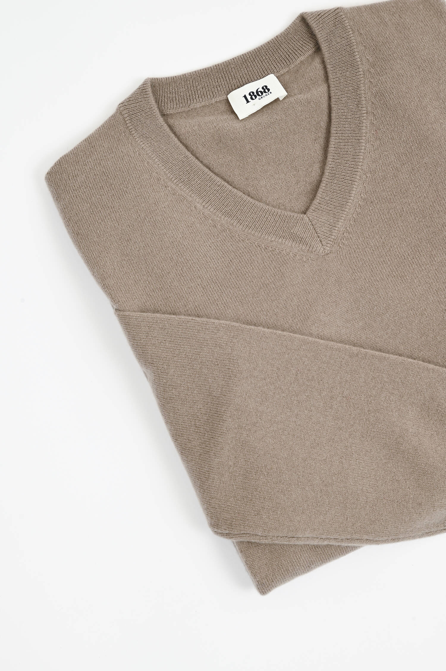 Cashmerepullover mit V-Neck in Roasted Cashew