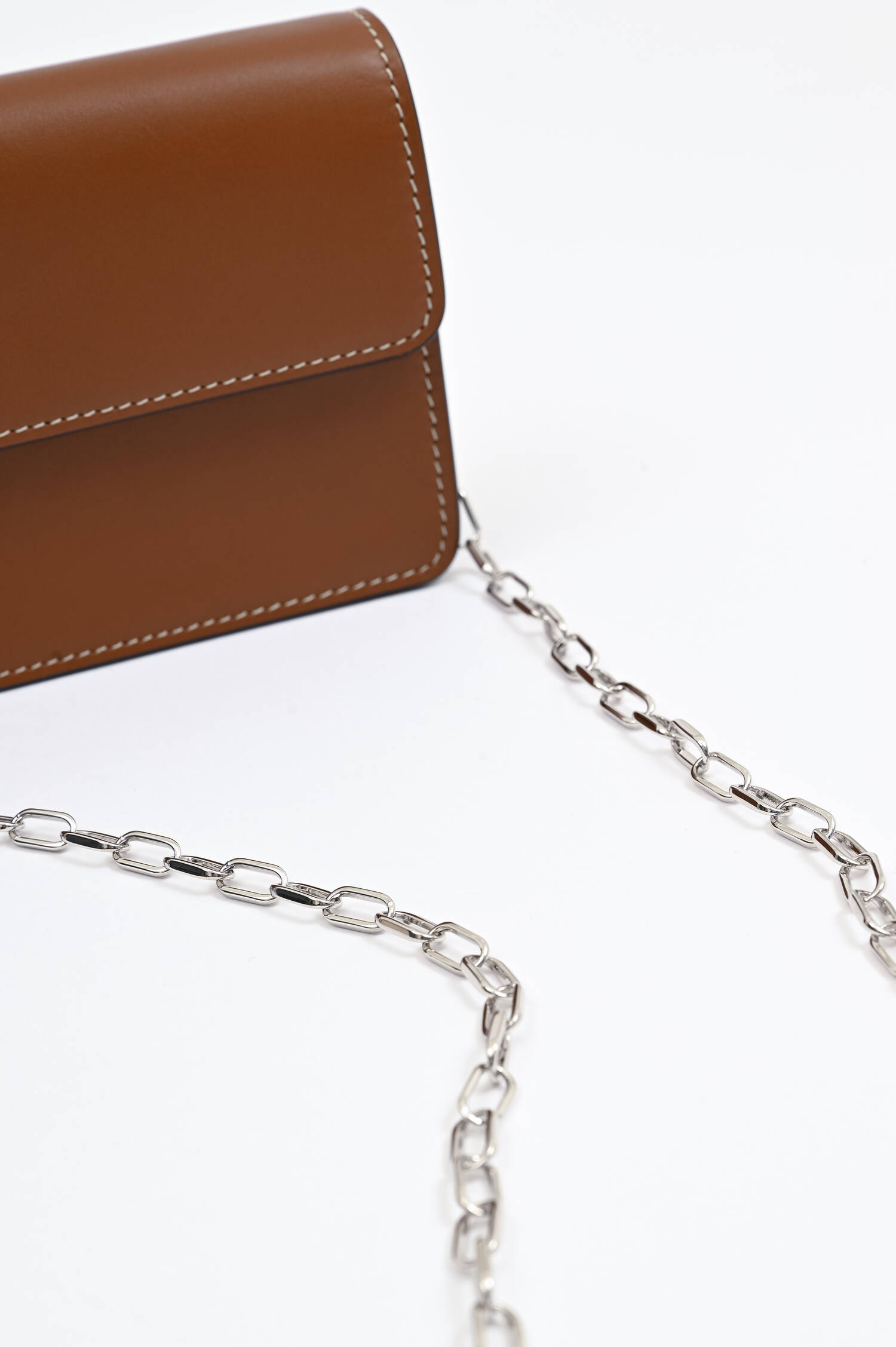 Clutch mit Kette in Braun Clutch mit Kette in Braun