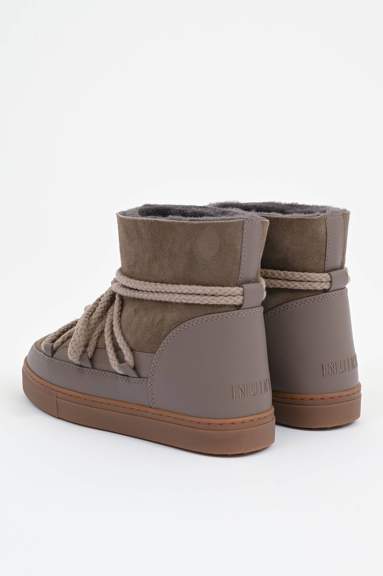 Lammfell-Boots CLASSIC aus Veloursleder in Taupe Lammfell-Boots CLASSIC aus Veloursleder in Taupe