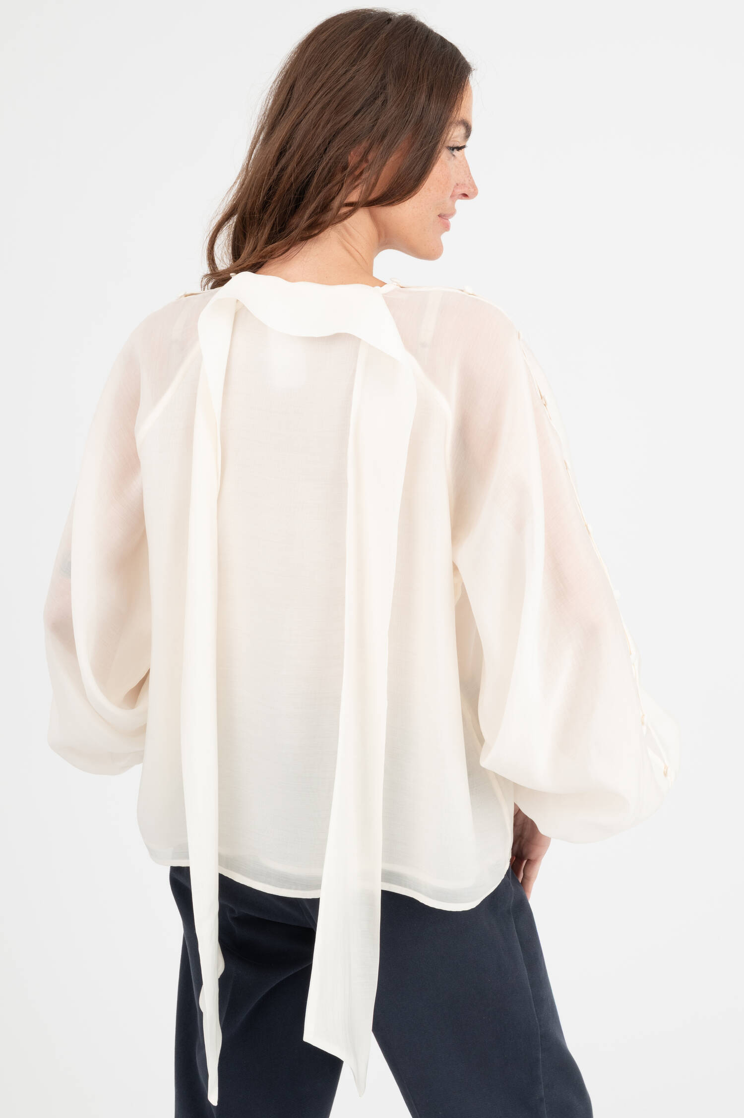 Bluse mit Balloonärmeln in Weiß
