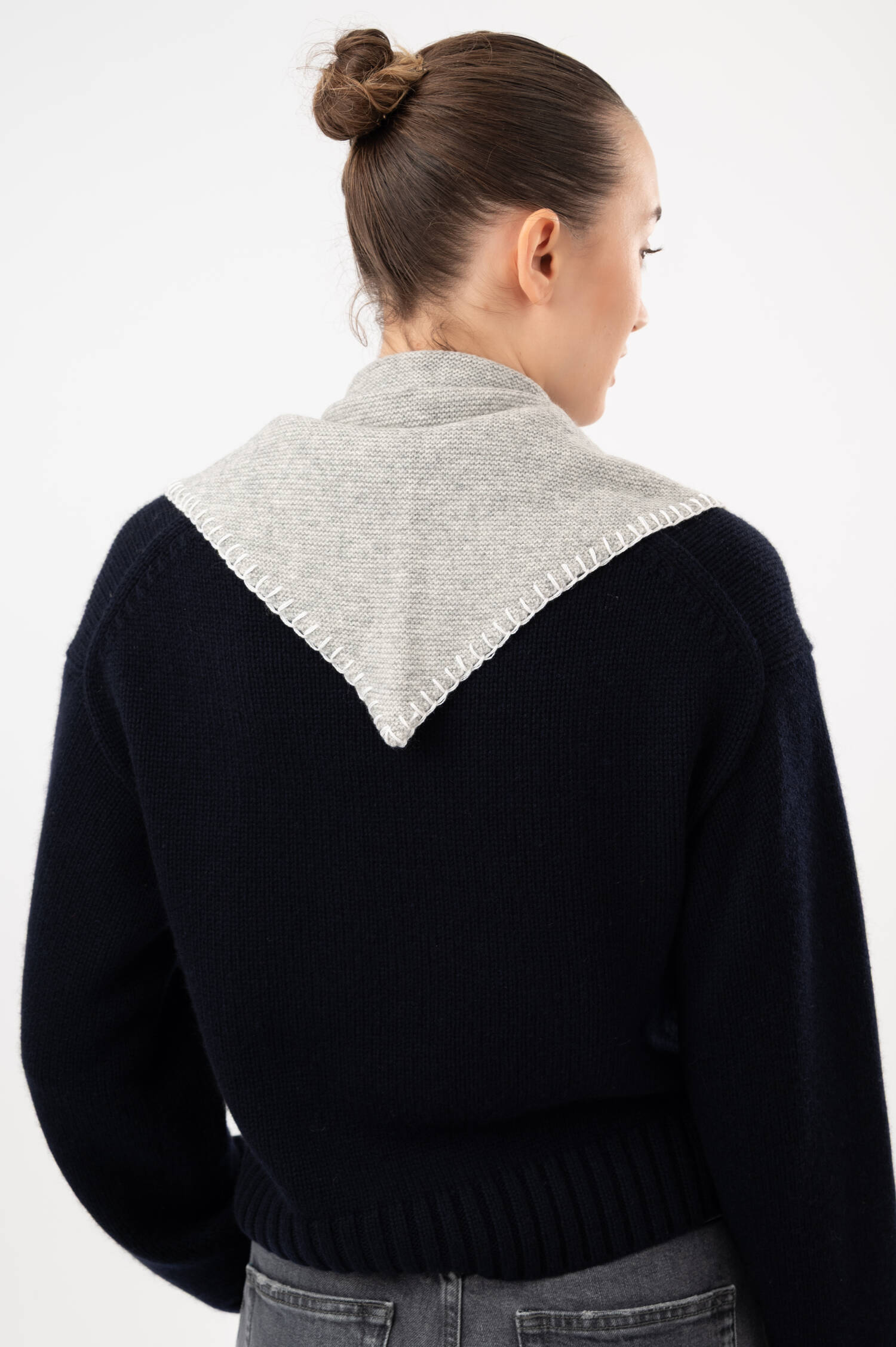 Woll-Cashmere-Dreieckstuch in Grau Woll-Cashmere-Dreieckstuch in Grau