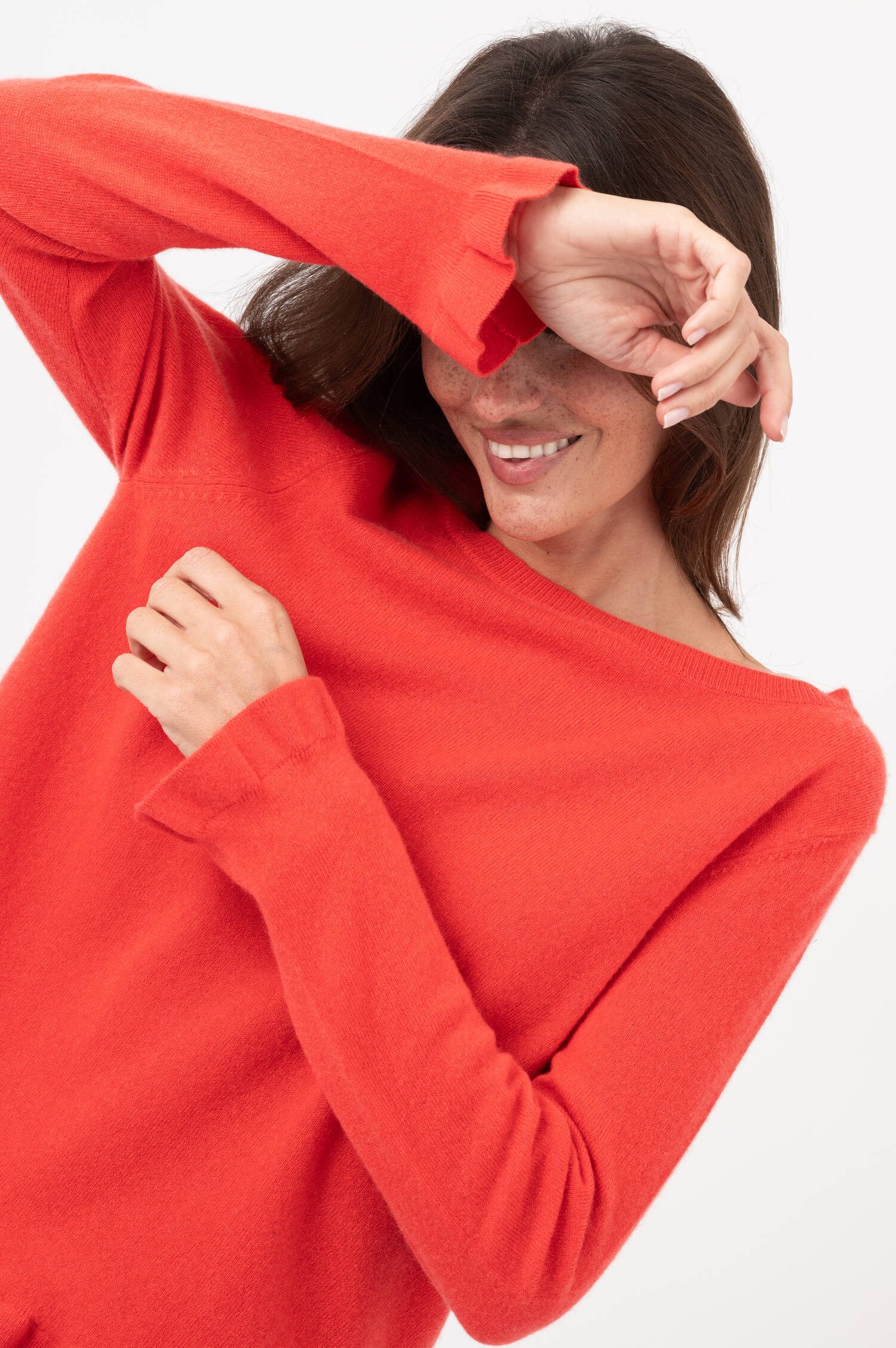 Cashmere-Pullover mit Rüschen in Pastellrot
