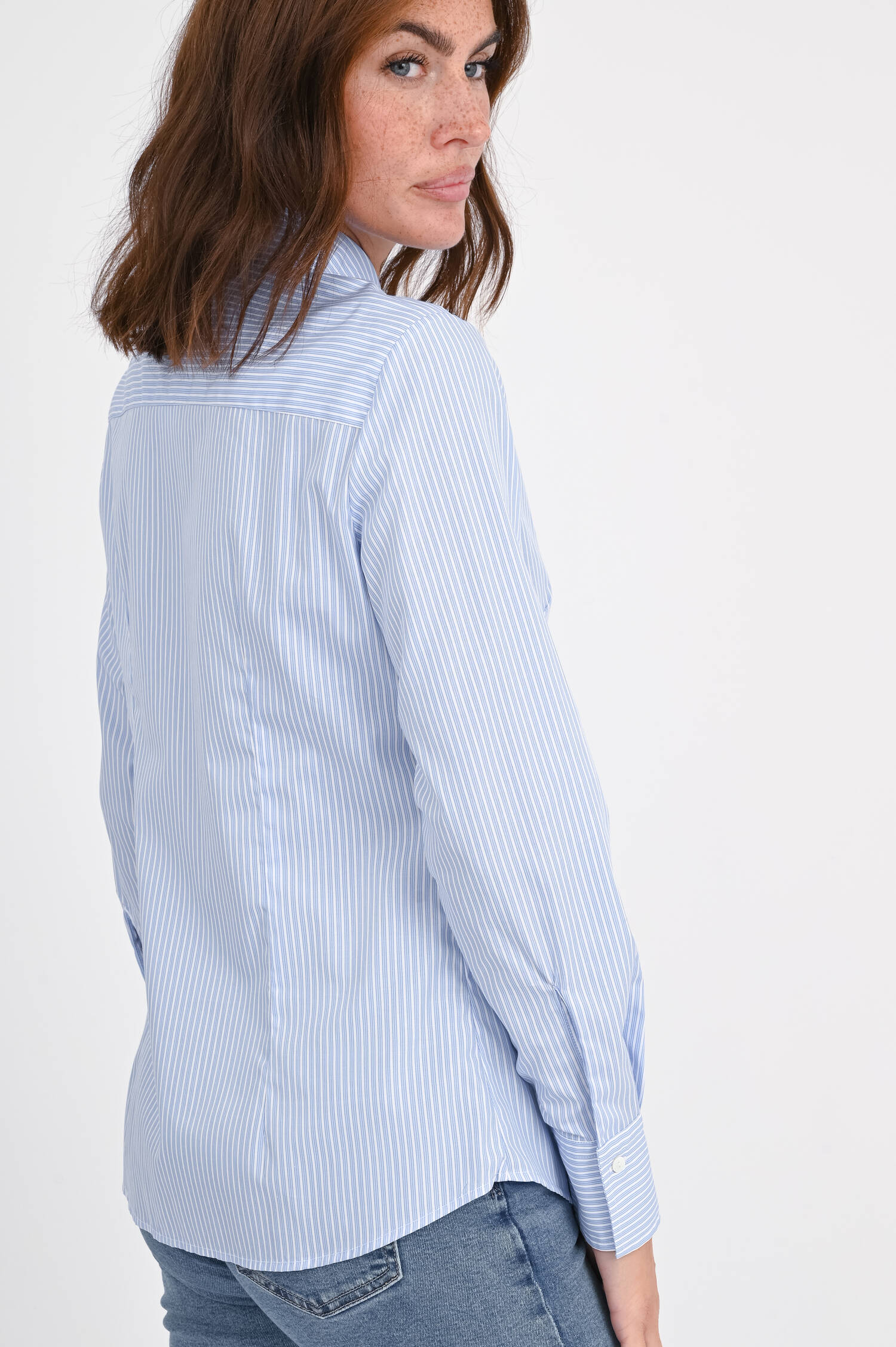 Bluse MAGETTA mit schmalen Streifen in Blau/Weiß Bluse MAGETTA mit schmalen Streifen in Blau/Weiß