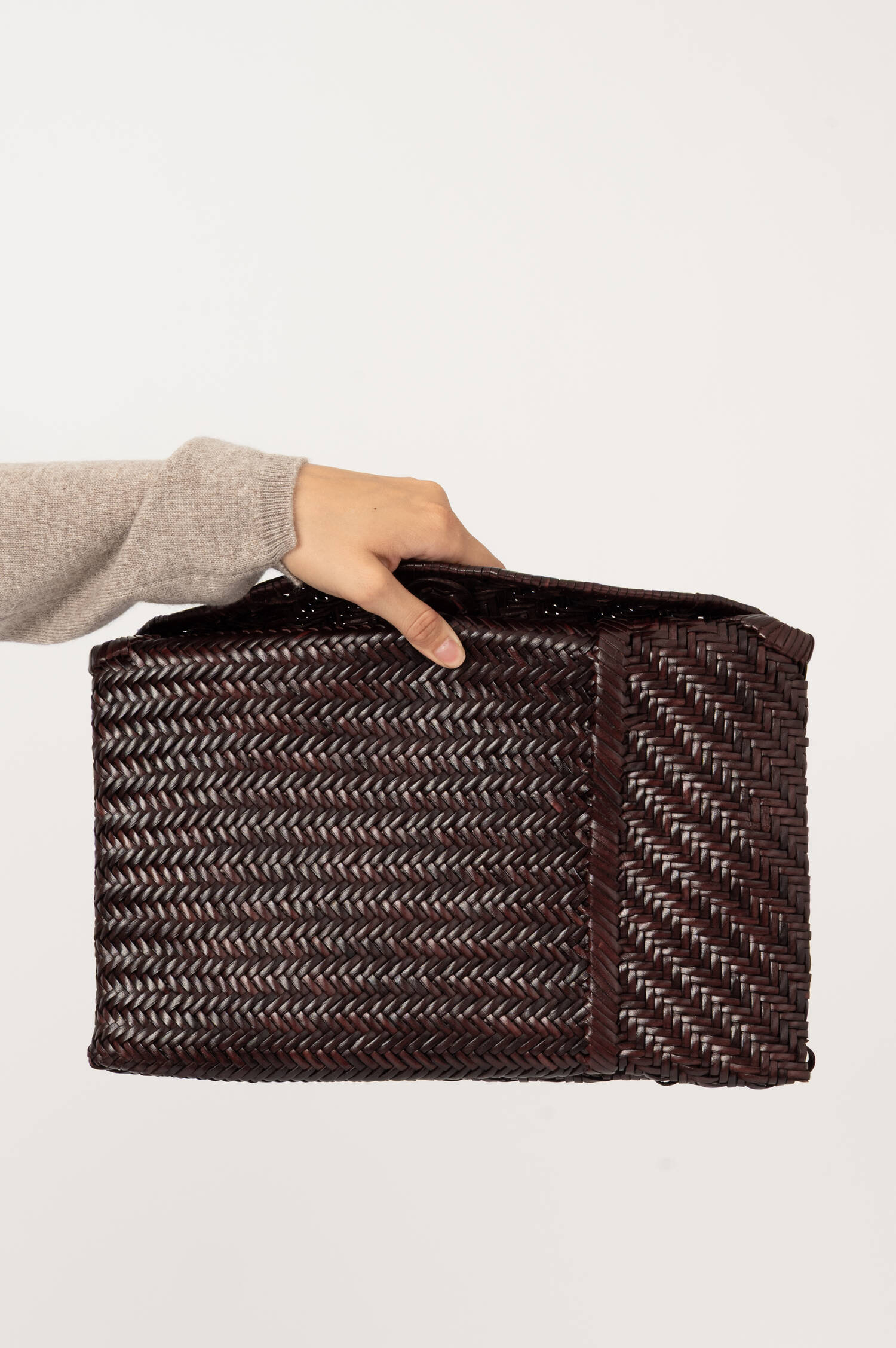 Geflochtene Leder-Clutch in Bordeauxrot
