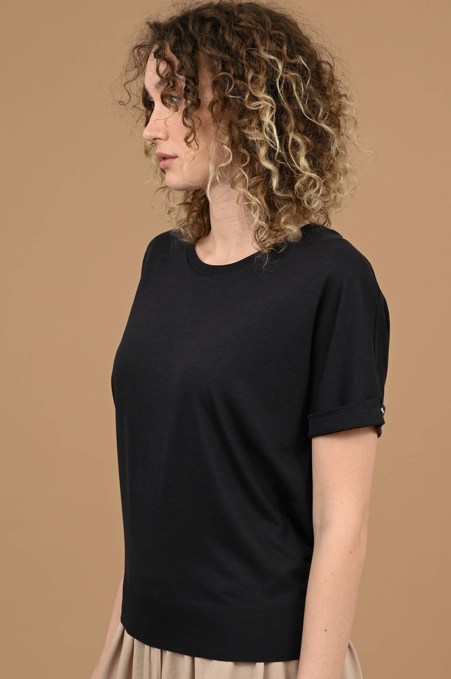 T-Shirt mit Rippbund in Blau