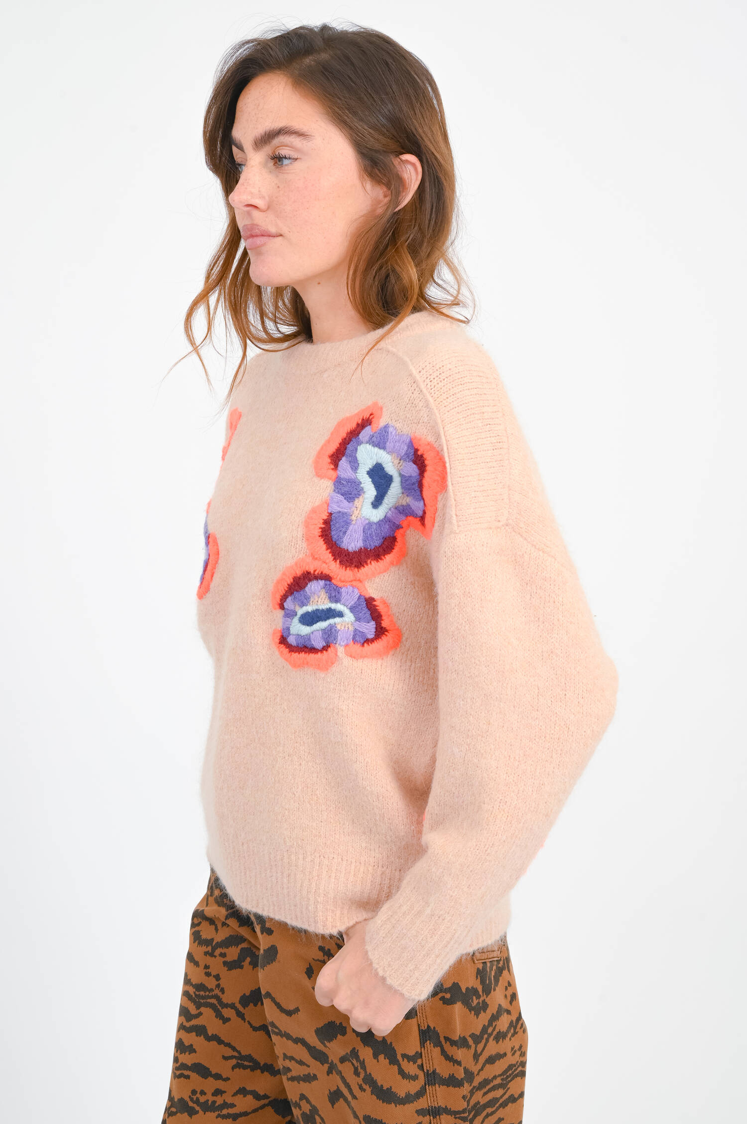 Pullover mit floralen-Stickereien in Rosa