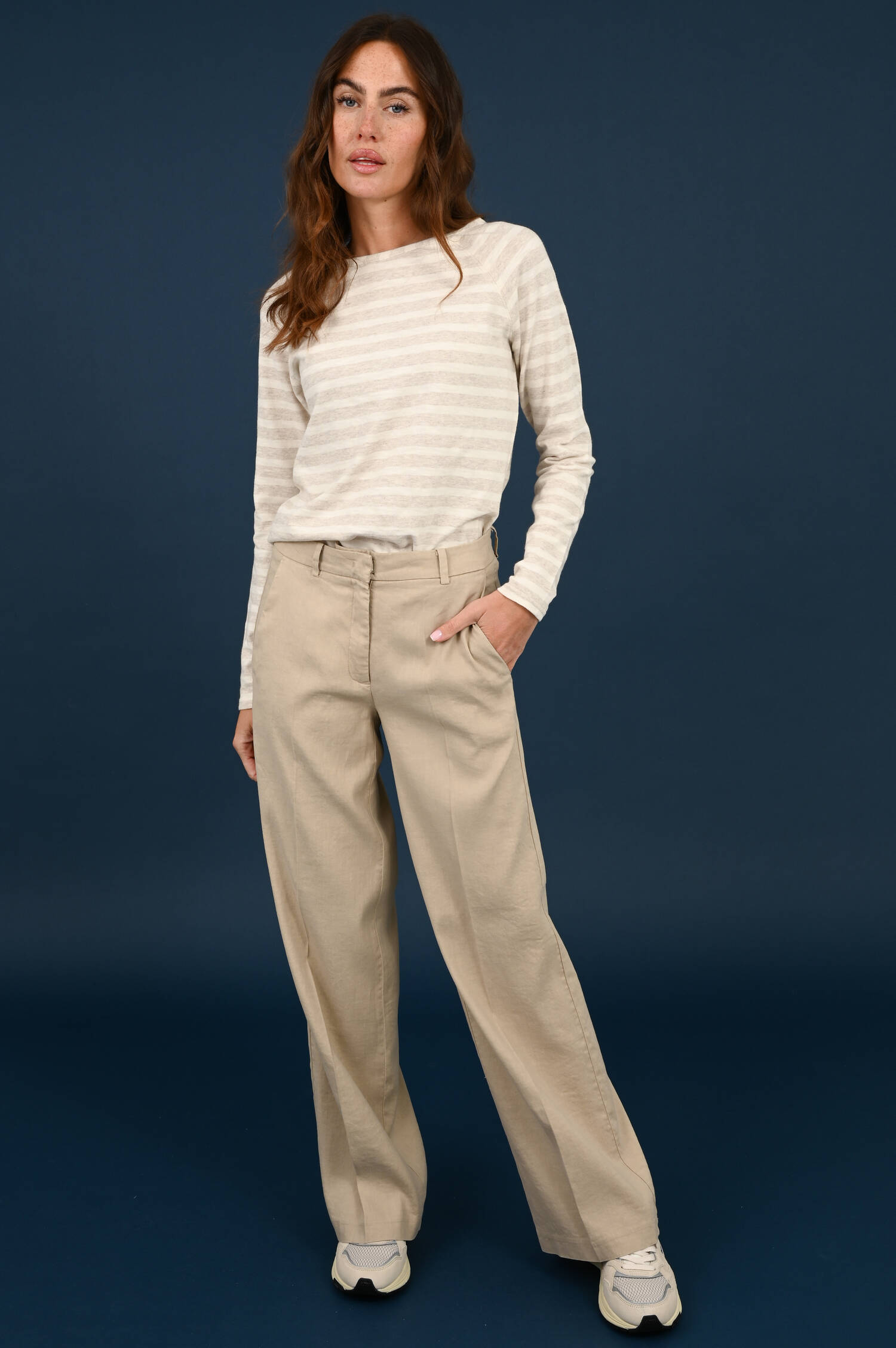 Hose MIRA in Biscuit Suede Hose MIRA in Biscuit Suede