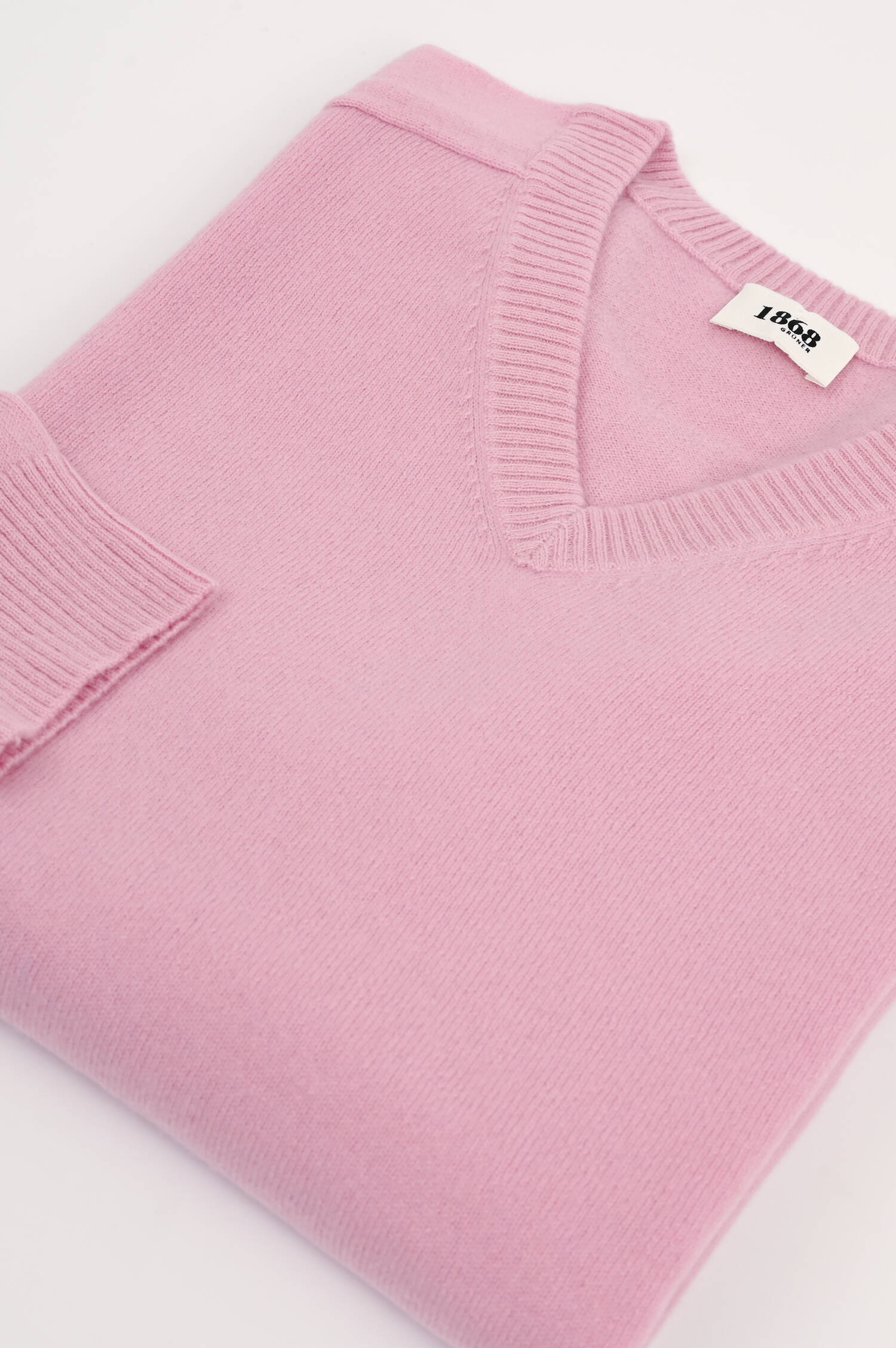 Cashmere V-Neck Pullover in Rosa Cashmere V-Neck Pullover in Rosa