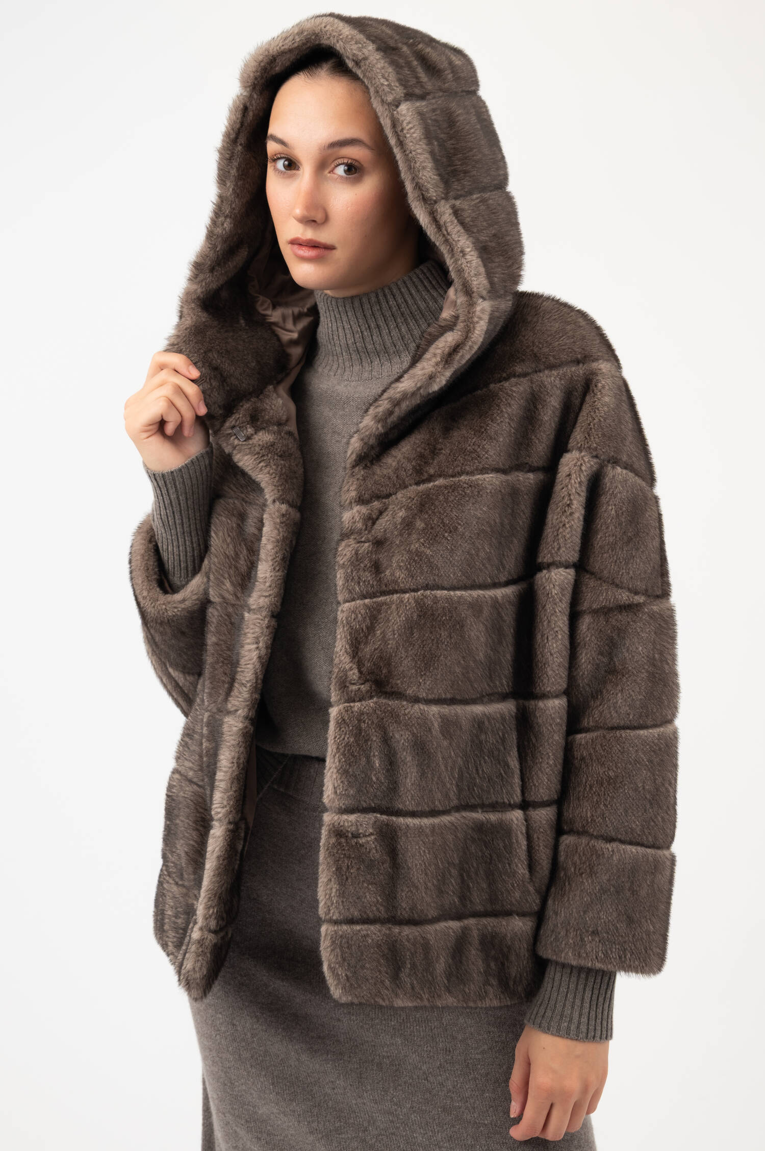 Faux-Fur-Jacke in Graubraun