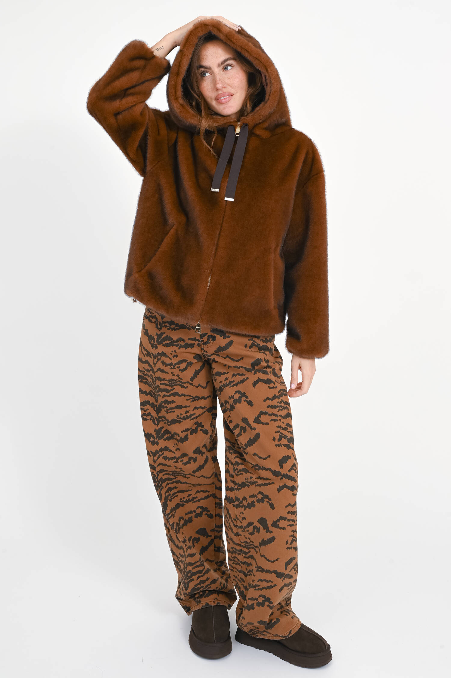 Faux Fur Jacke mit gemustertem Futter in Braun Faux Fur Jacke mit gemustertem Futter in Braun