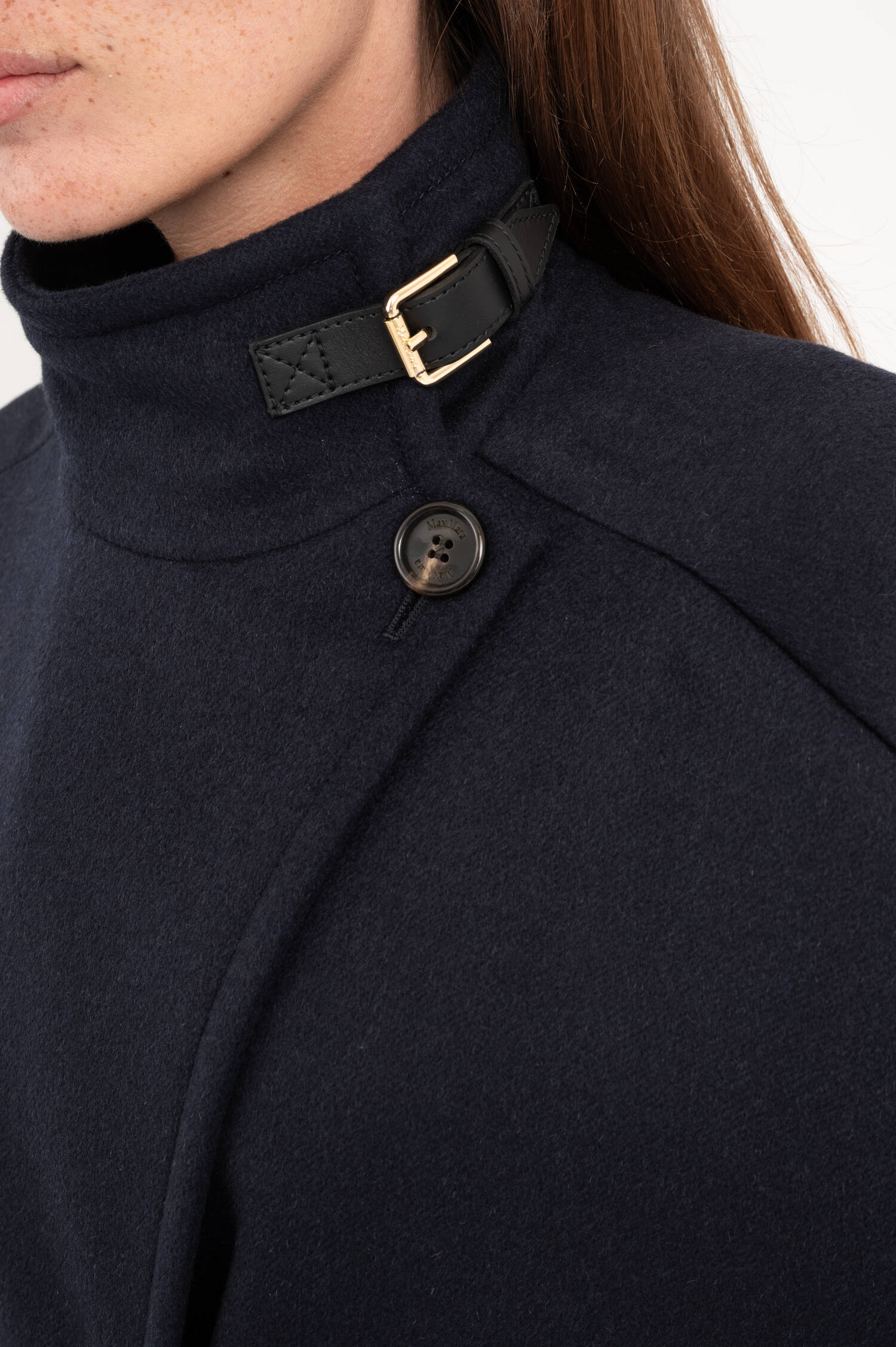 Cashmere Cape DERRIK in Navy Cashmere Cape DERRIK in Navy