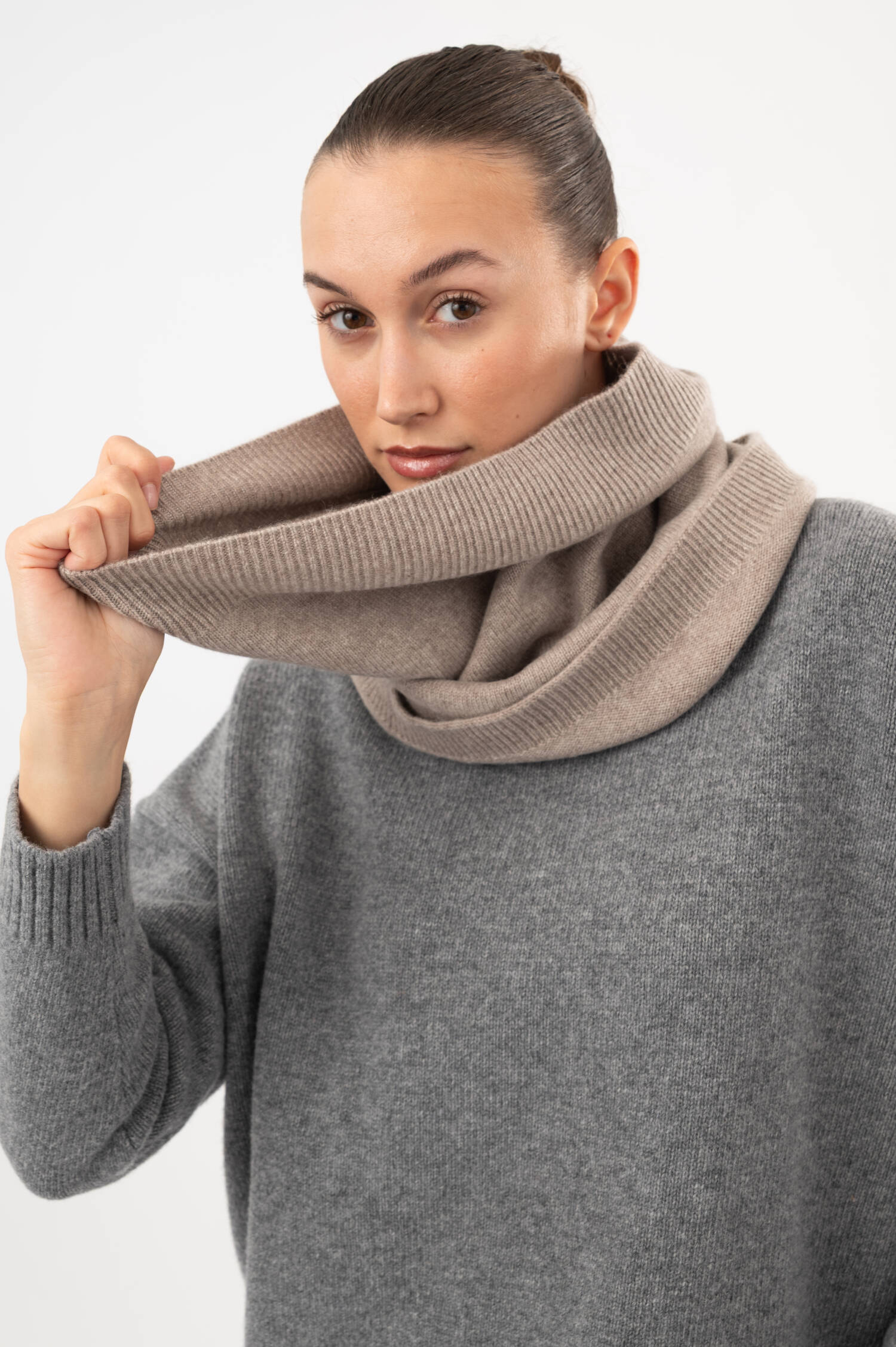 Loop-Schal aus Cashmere in Beige Loop-Schal aus Cashmere in Beige