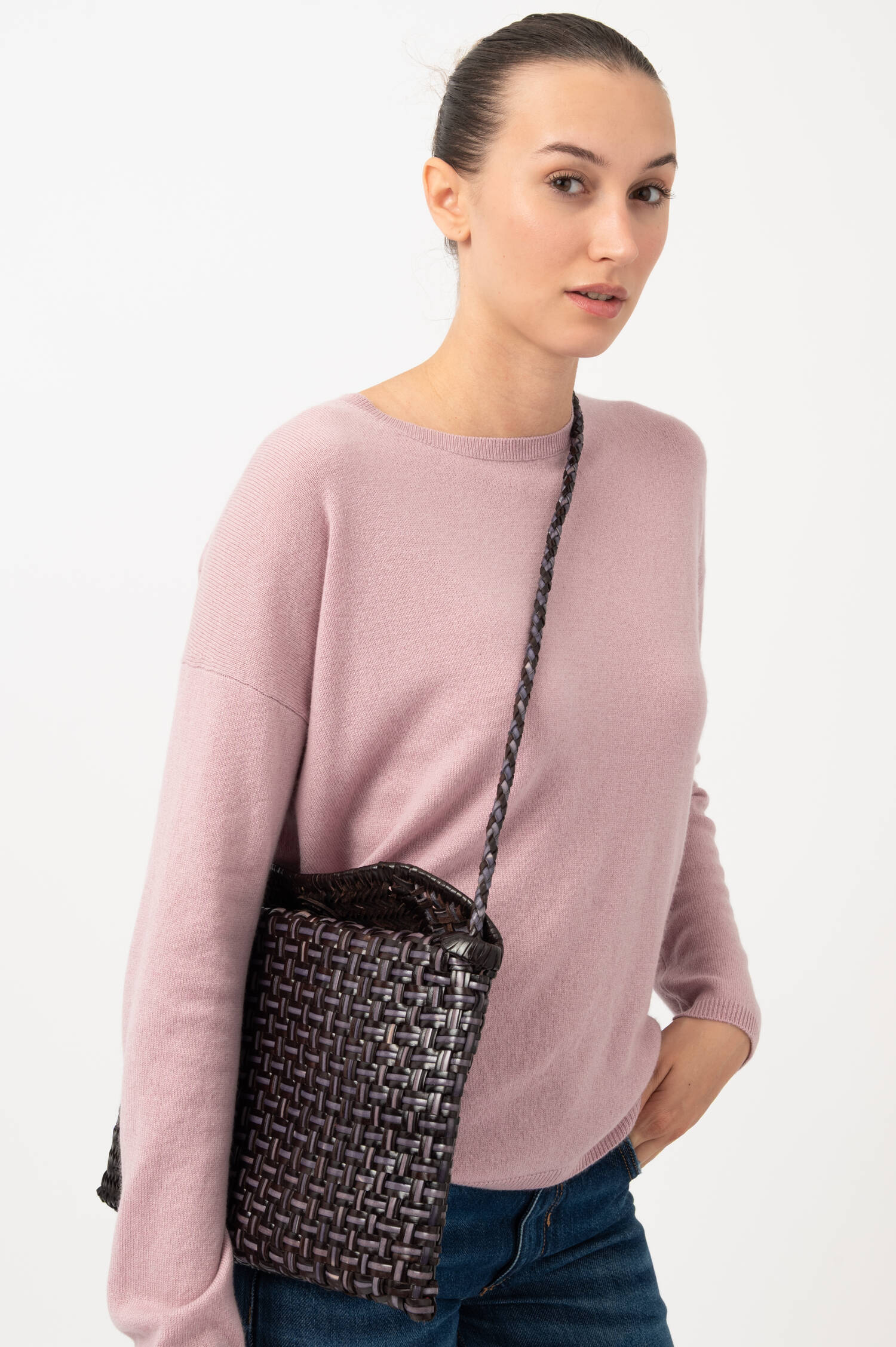Geflochtene Leder-Clutch in Dunkelbraun Geflochtene Leder-Clutch in Dunkelbraun