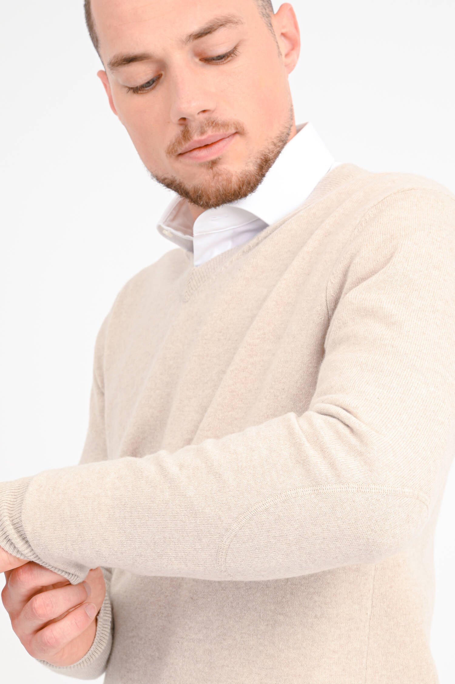 Cashmere Pullover mit V-Neck in Beige Cashmere Pullover mit V-Neck in Beige