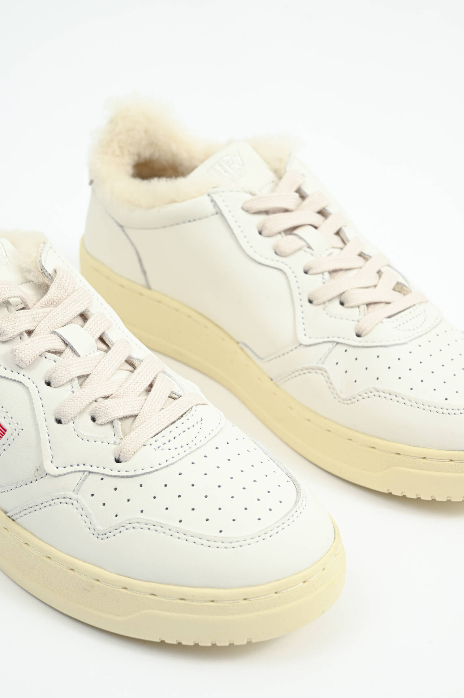 Shearling Sneaker MEDALIST LOW in Weiß Shearling Sneaker MEDALIST LOW in Weiß