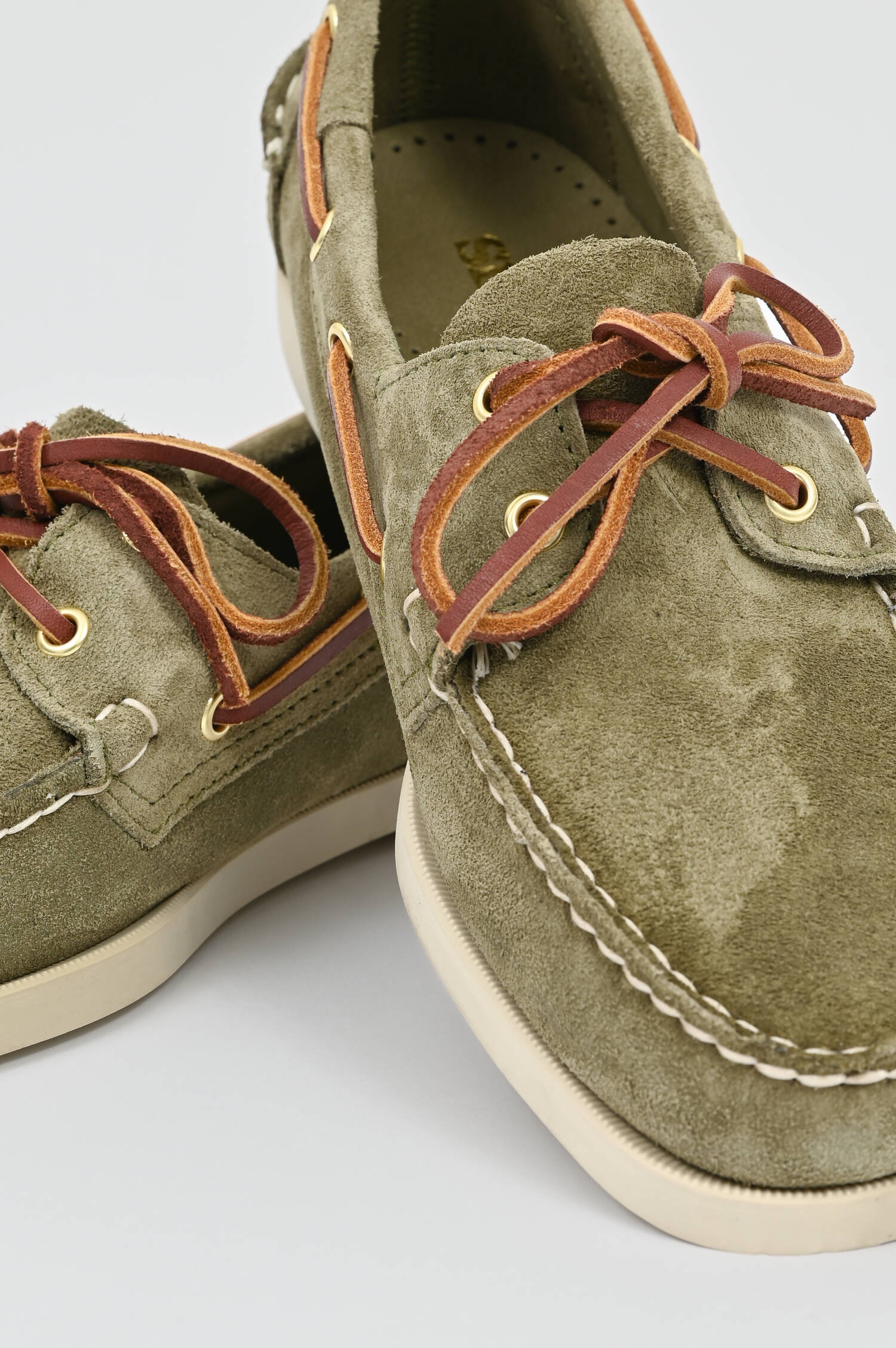 Velourslederschuh PORTLAND ARTISAN in Oliv