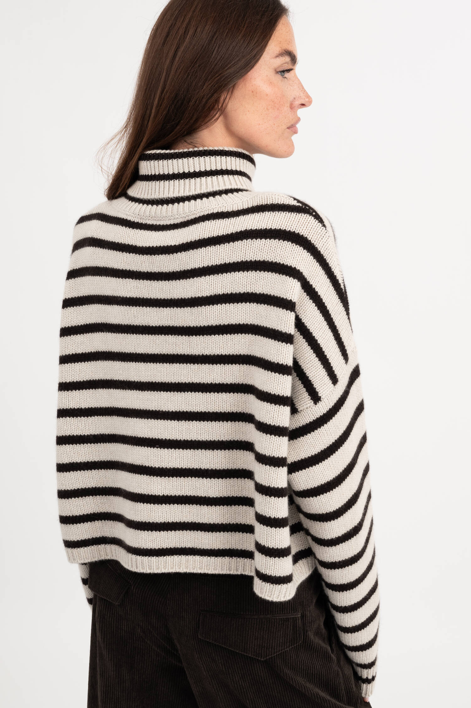 Rollkragen Cashmere-Pullover in Beige/Braun Rollkragen Cashmere-Pullover in Beige/Braun