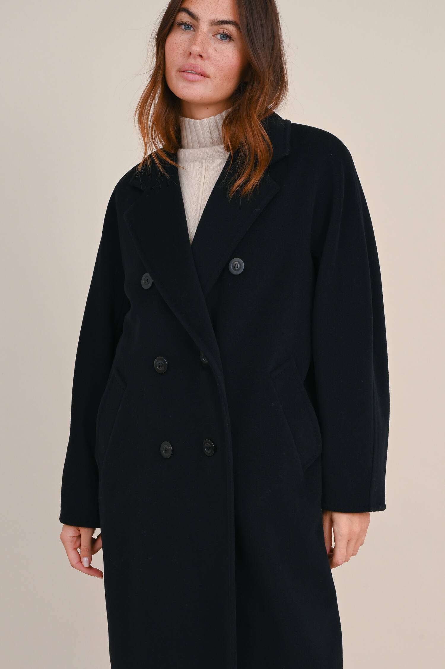 Mantel MADAME in Schwarz Mantel MADAME in Schwarz