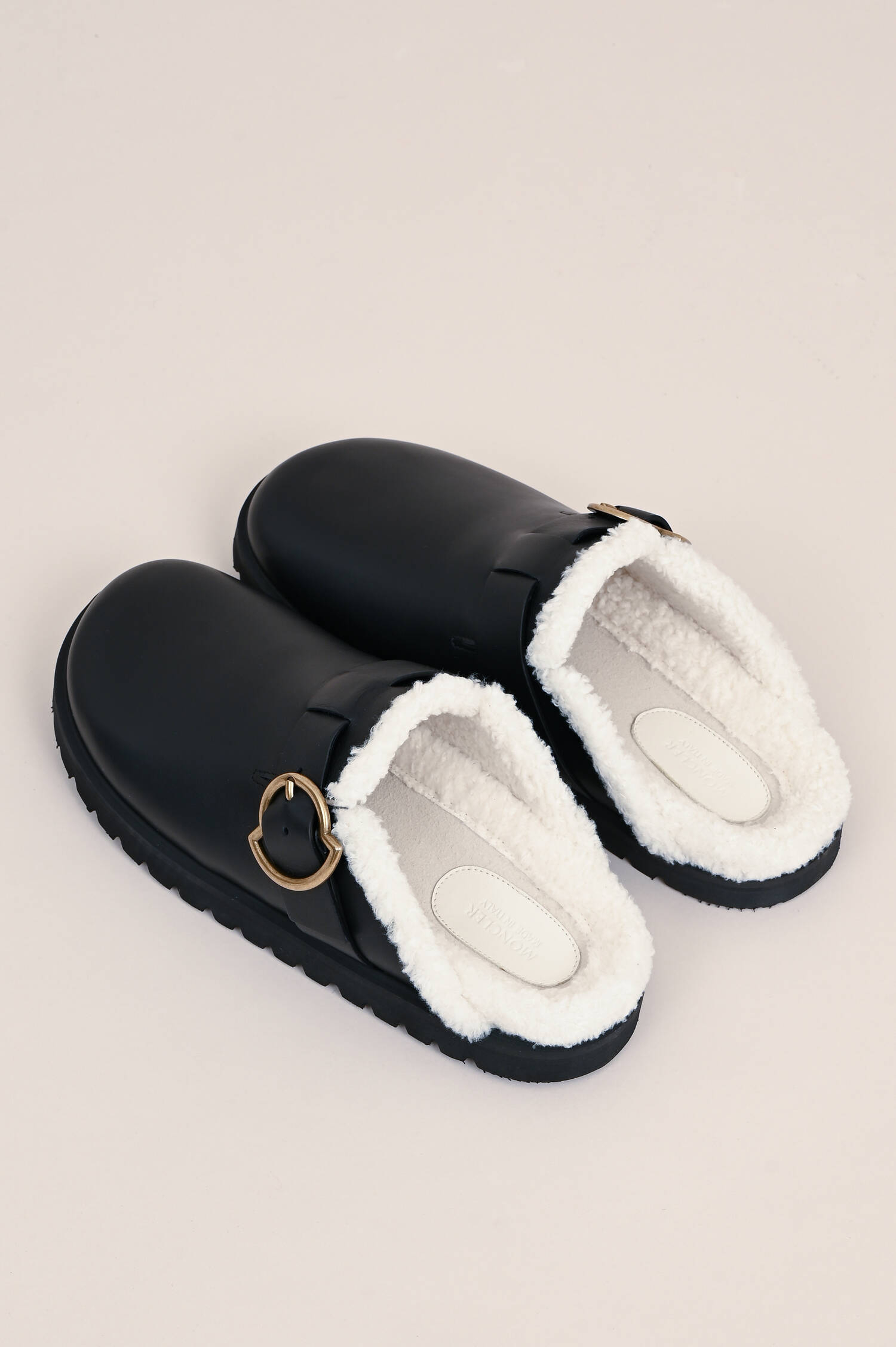 Buckle Pantoletten BELL in Schwarz