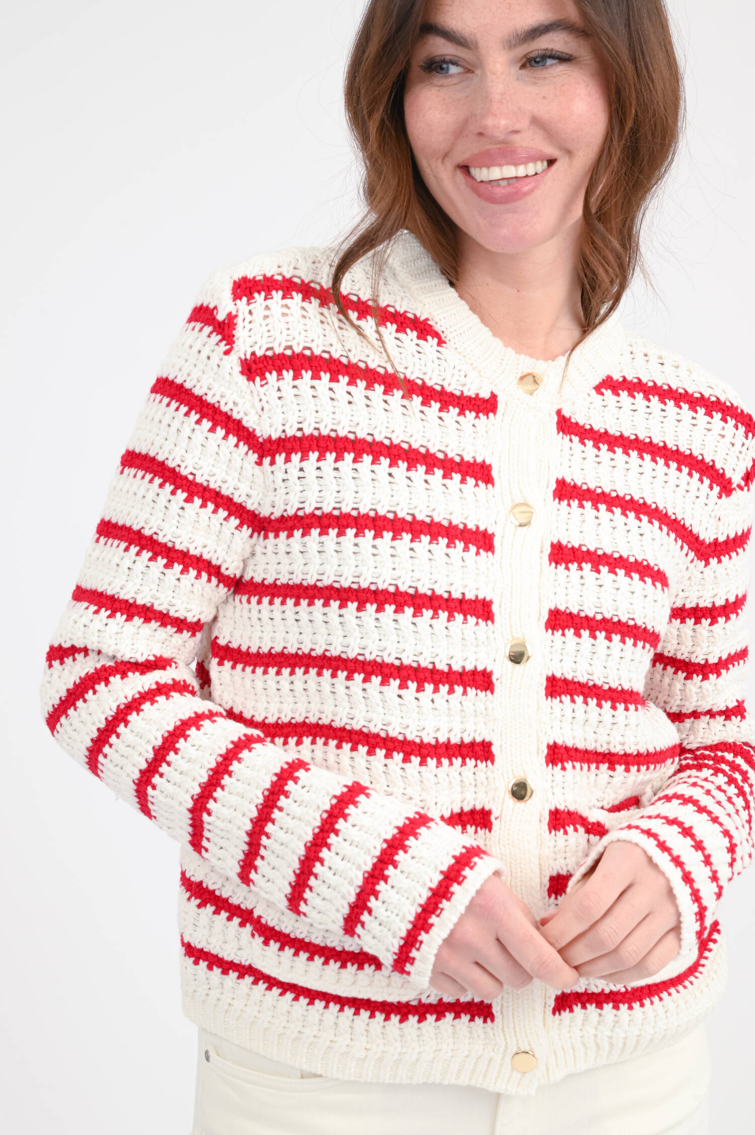 Gestreifte Strickweste in Creme/Rot