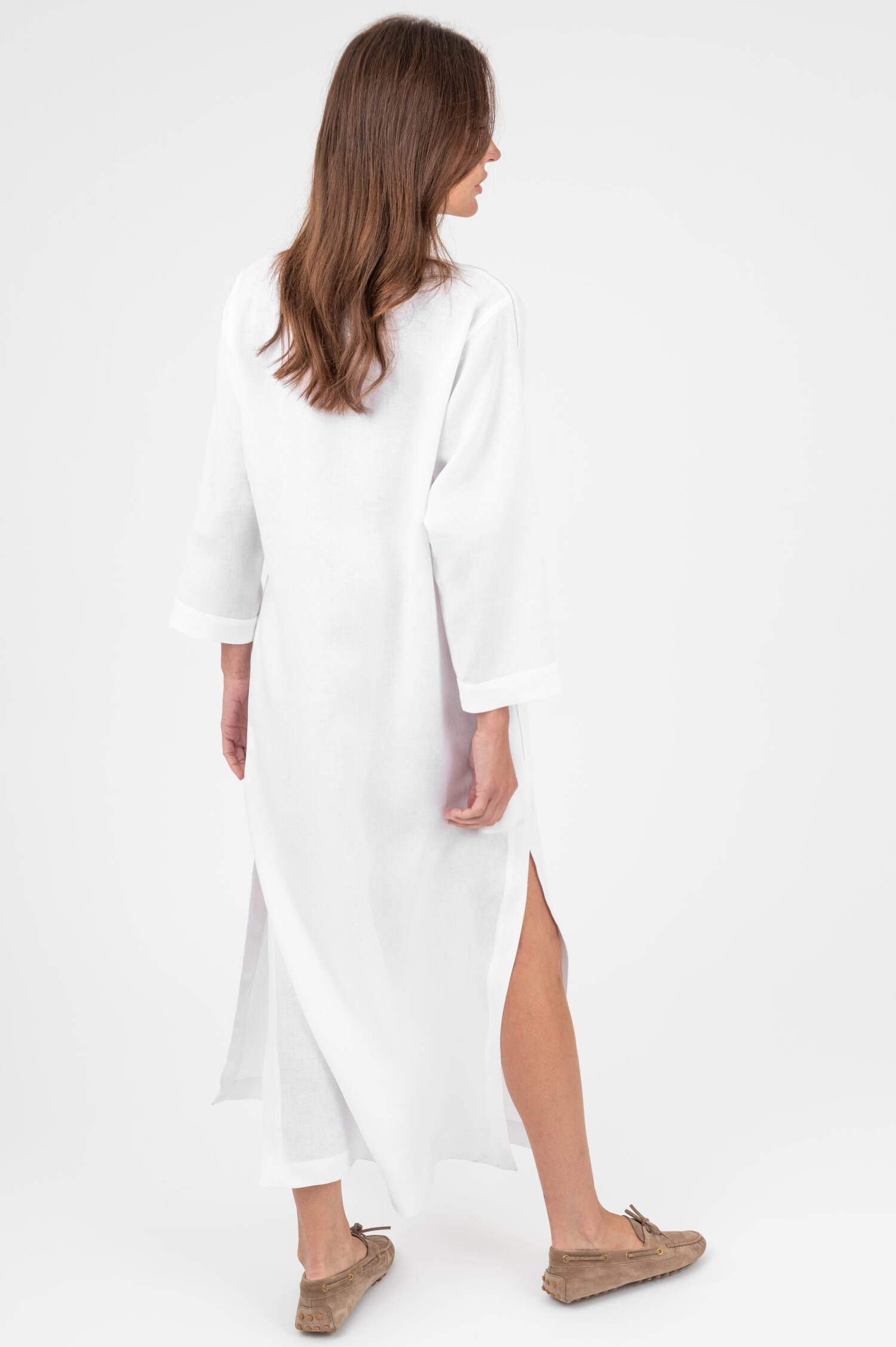 Leinenkleid mit Monili-Perlen in Weiß Leinenkleid mit Monili-Perlen in Weiß