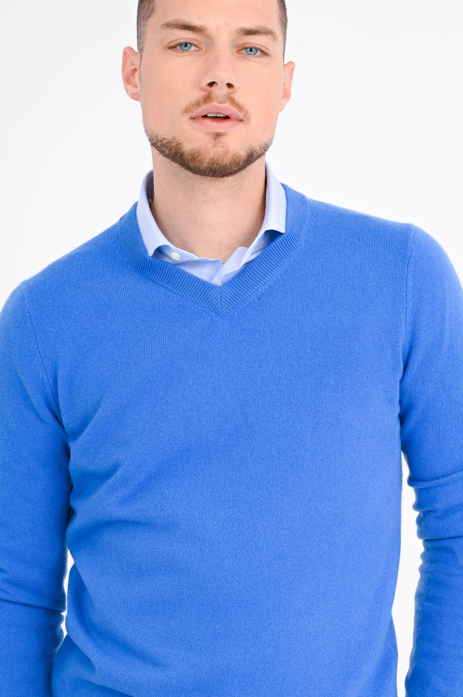 Cashmere Pullover mit V-Neck in Mittelblau Cashmere Pullover mit V-Neck in Mittelblau