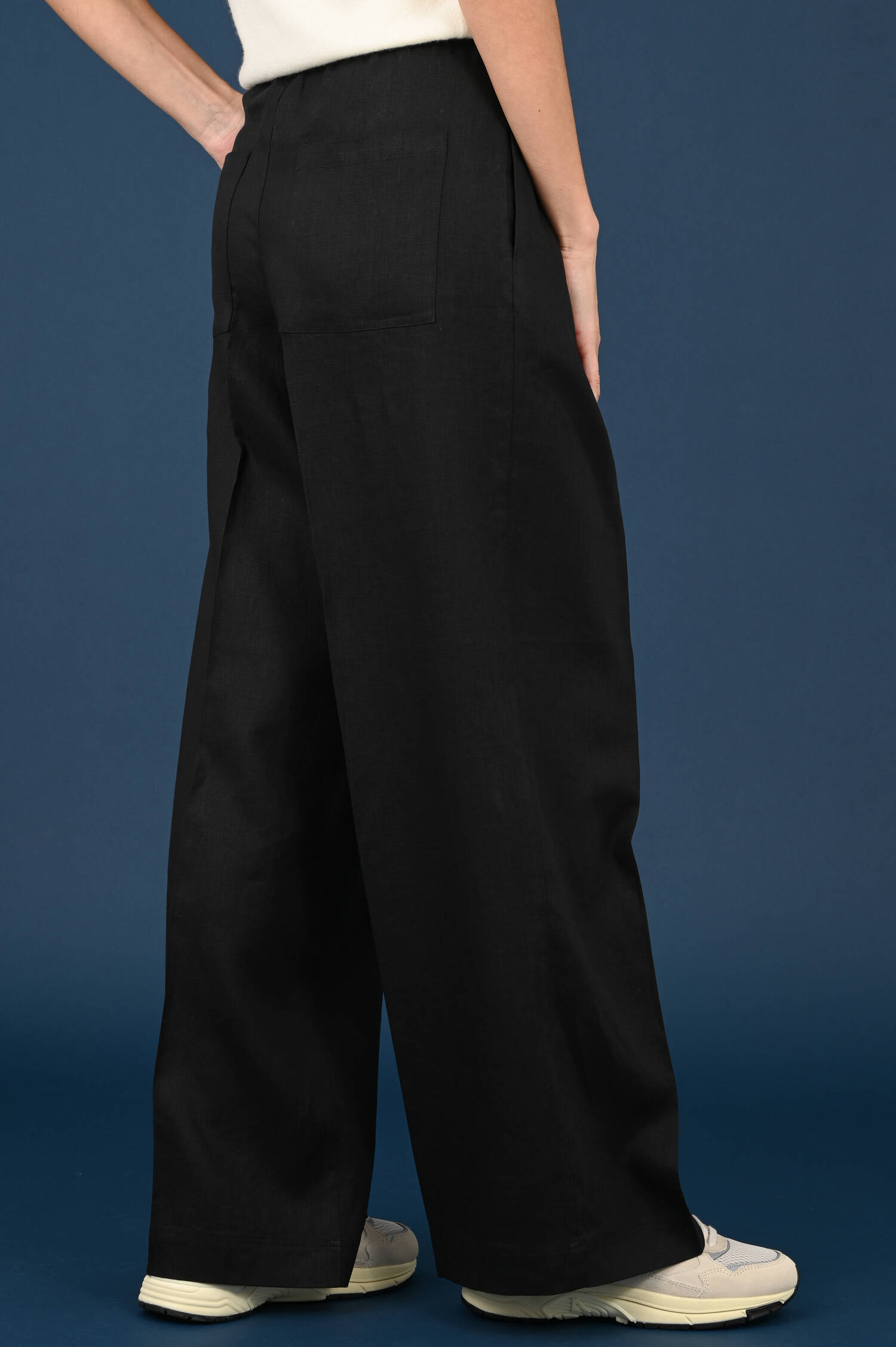 Leinenhose EAWINE in Schwarz