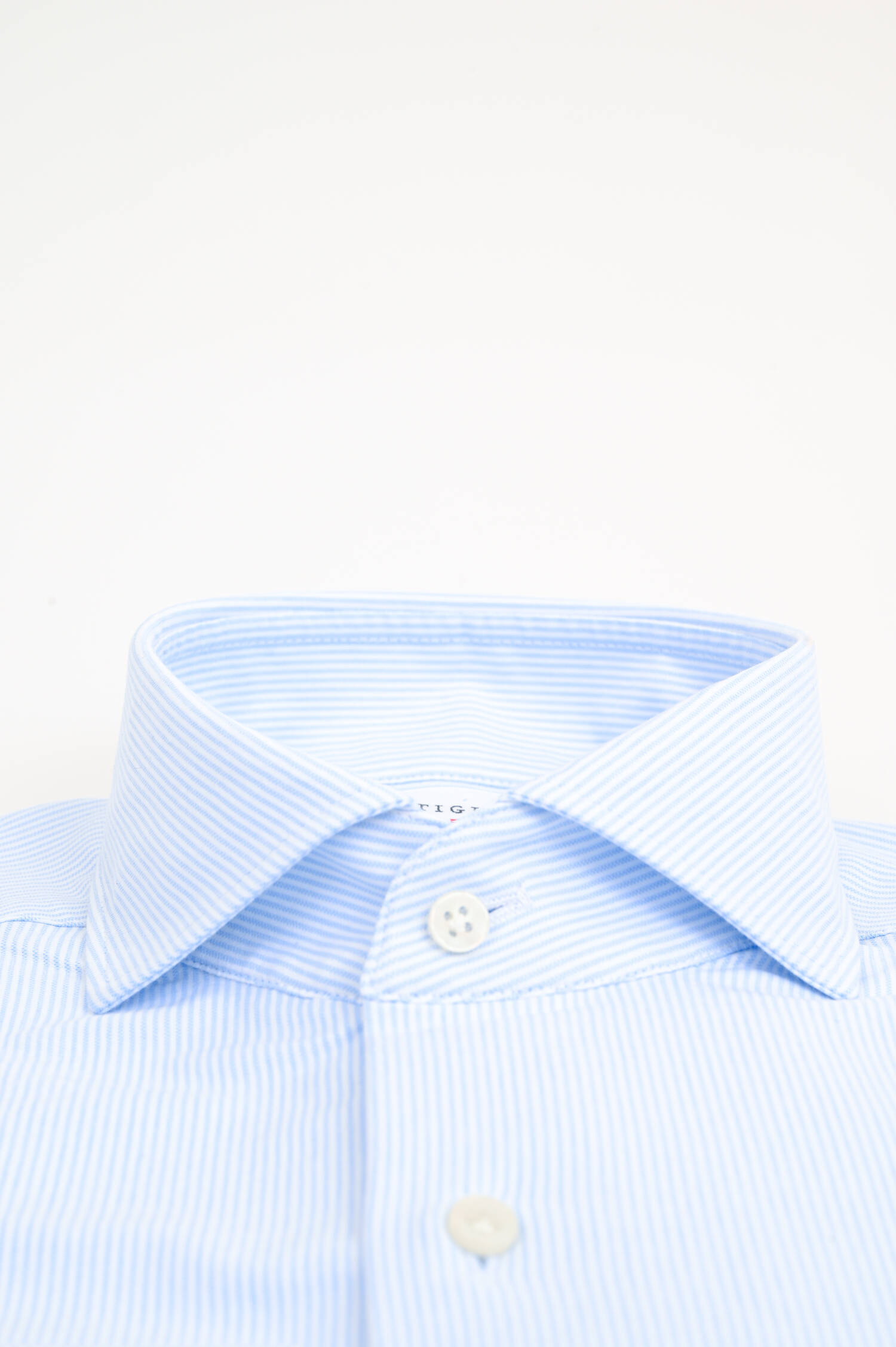 Gestreiftes Baumwollhemd in Hellblau/Weiß