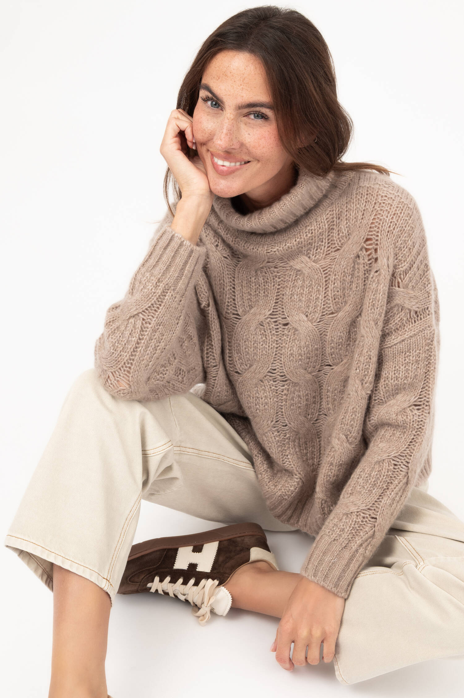 Zopfstrick-Rollkragen-Pullover in Braun Zopfstrick-Rollkragen-Pullover in Braun