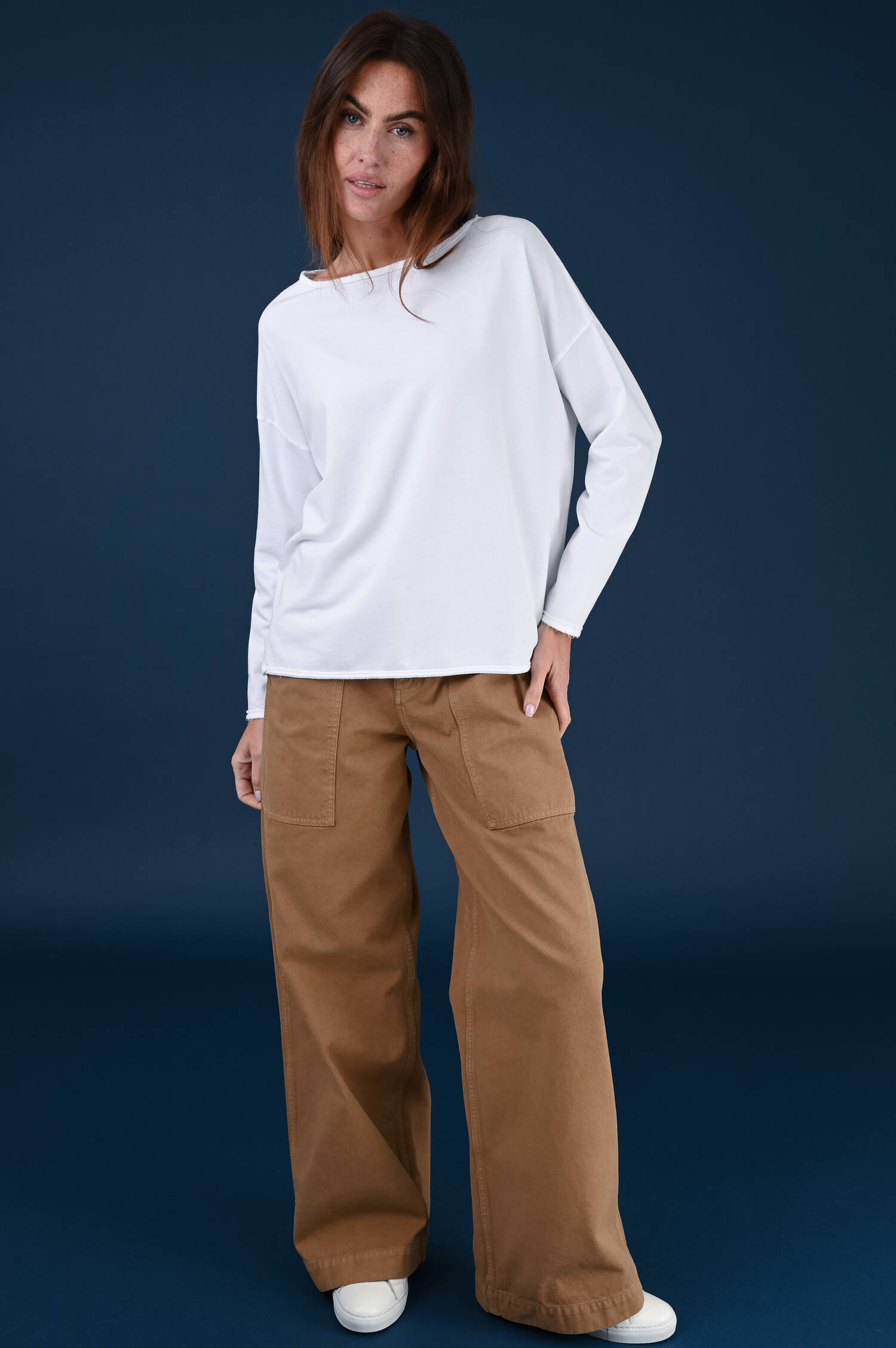 Sweater mit U-Boot Ausschnitt in Weiß