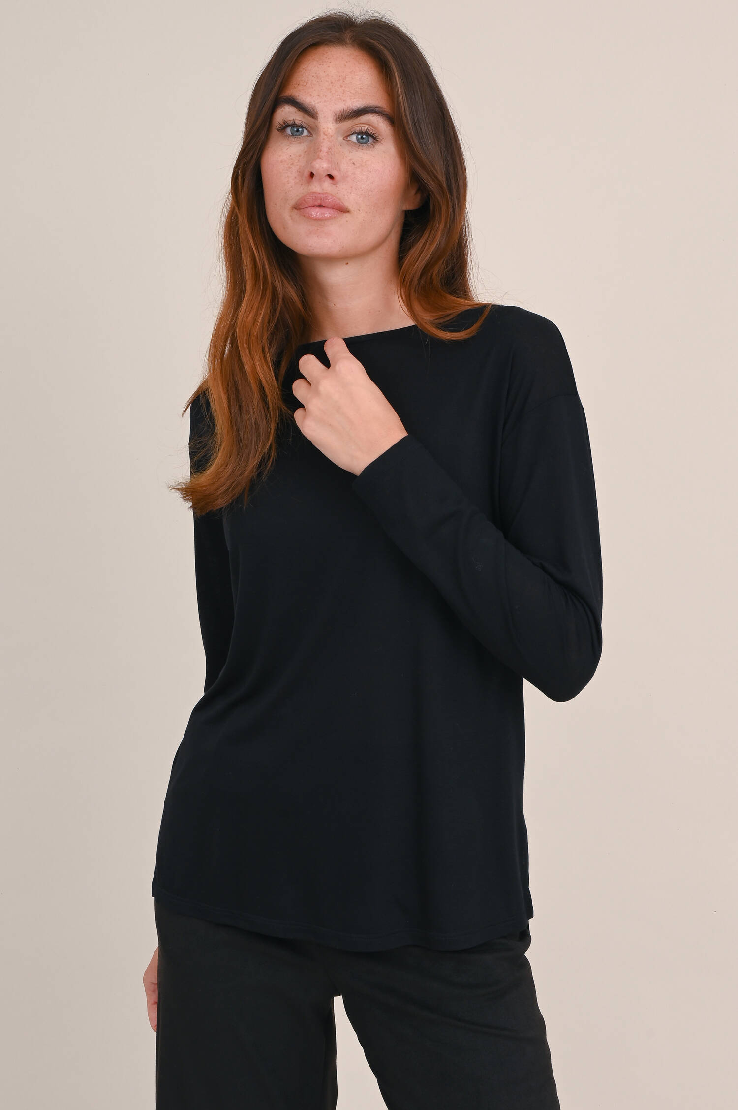Langarm Shirt aus Milchfasern in Schwarz Langarm Shirt aus Milchfasern in Schwarz
