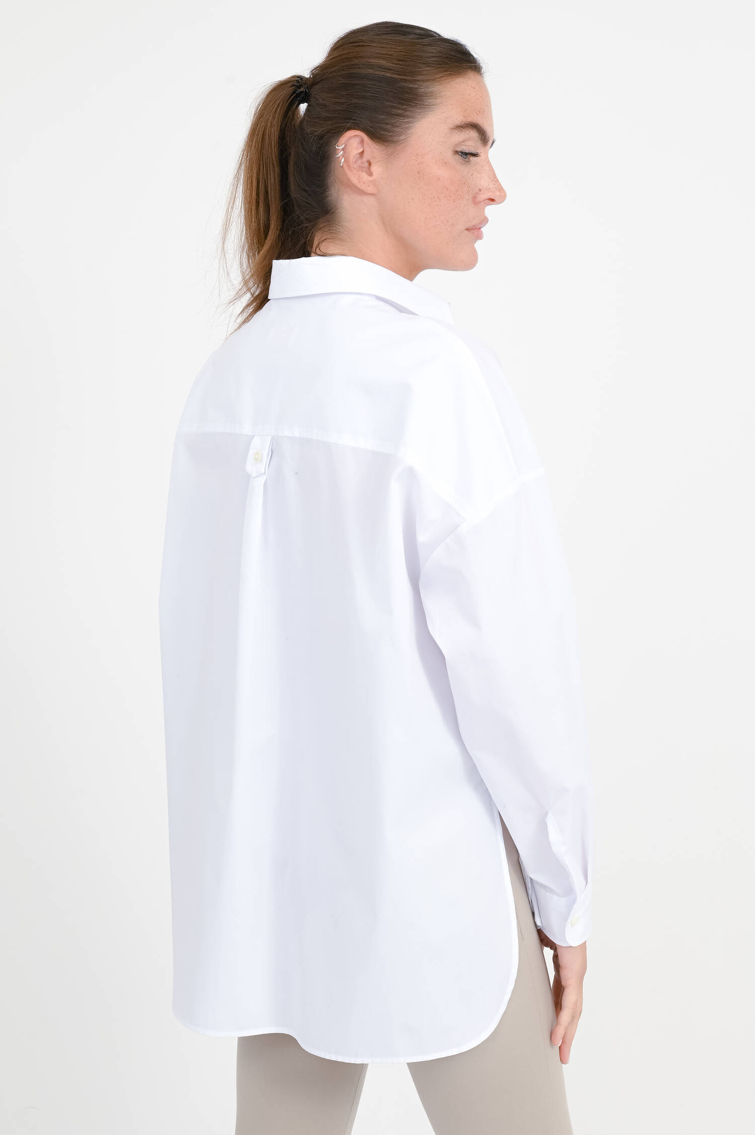 Baumwoll-Bluse mit Seitenschlitzen in Weiß Baumwoll-Bluse mit Seitenschlitzen in Weiß