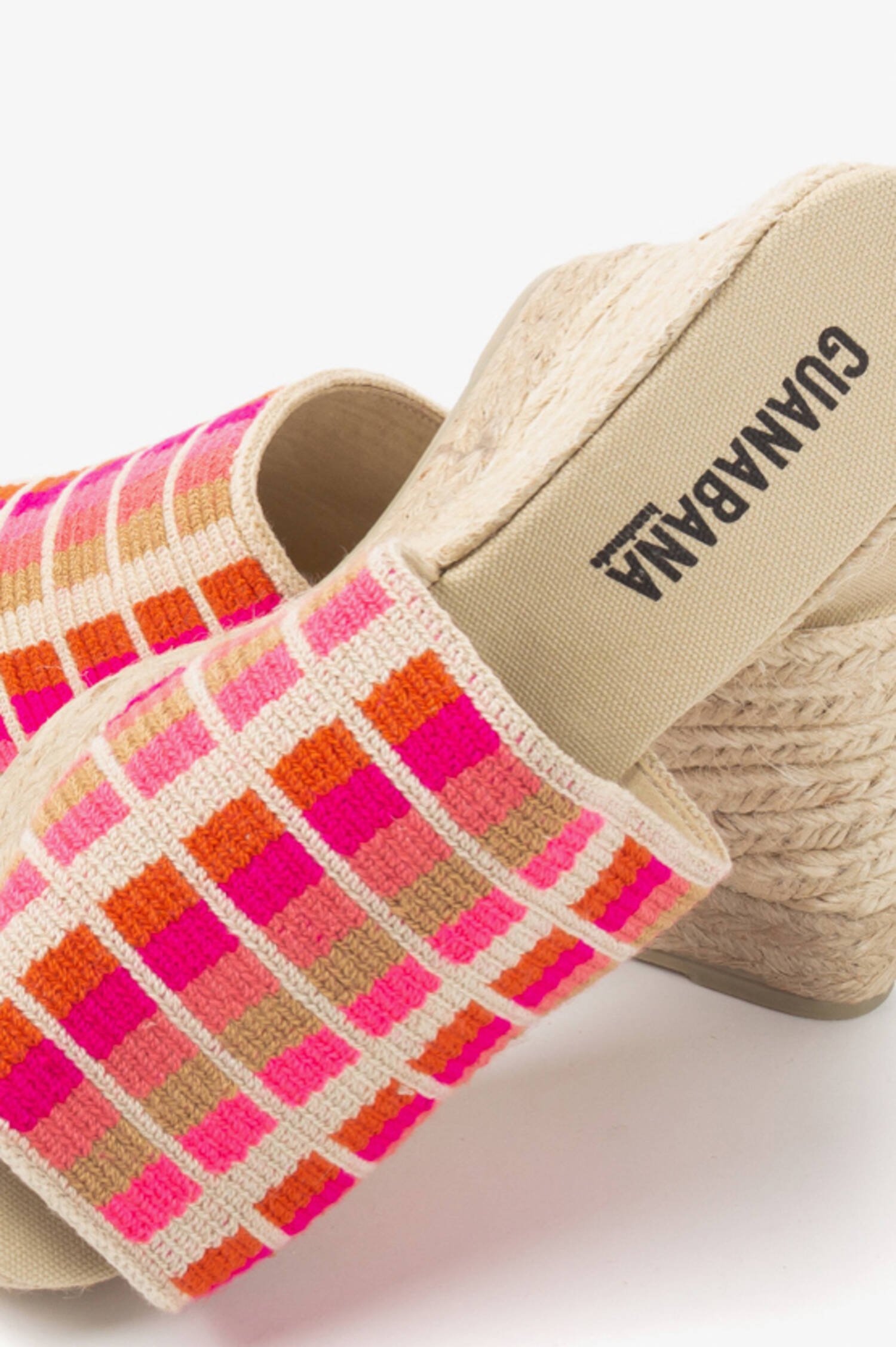 Sandale mit Keilabsatz in Pink/Orange/Natur