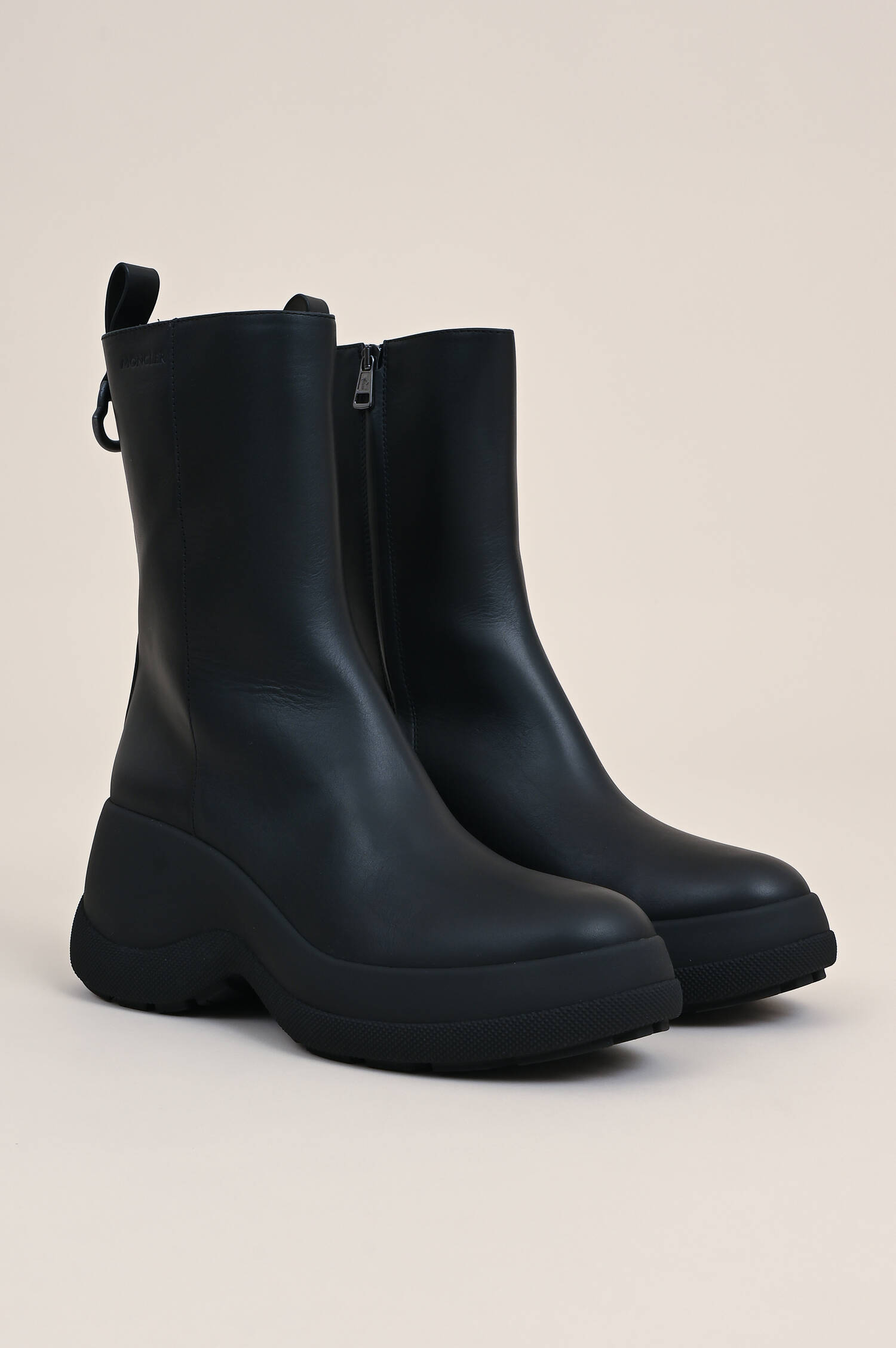 Stiefel RESILE in Schwarz