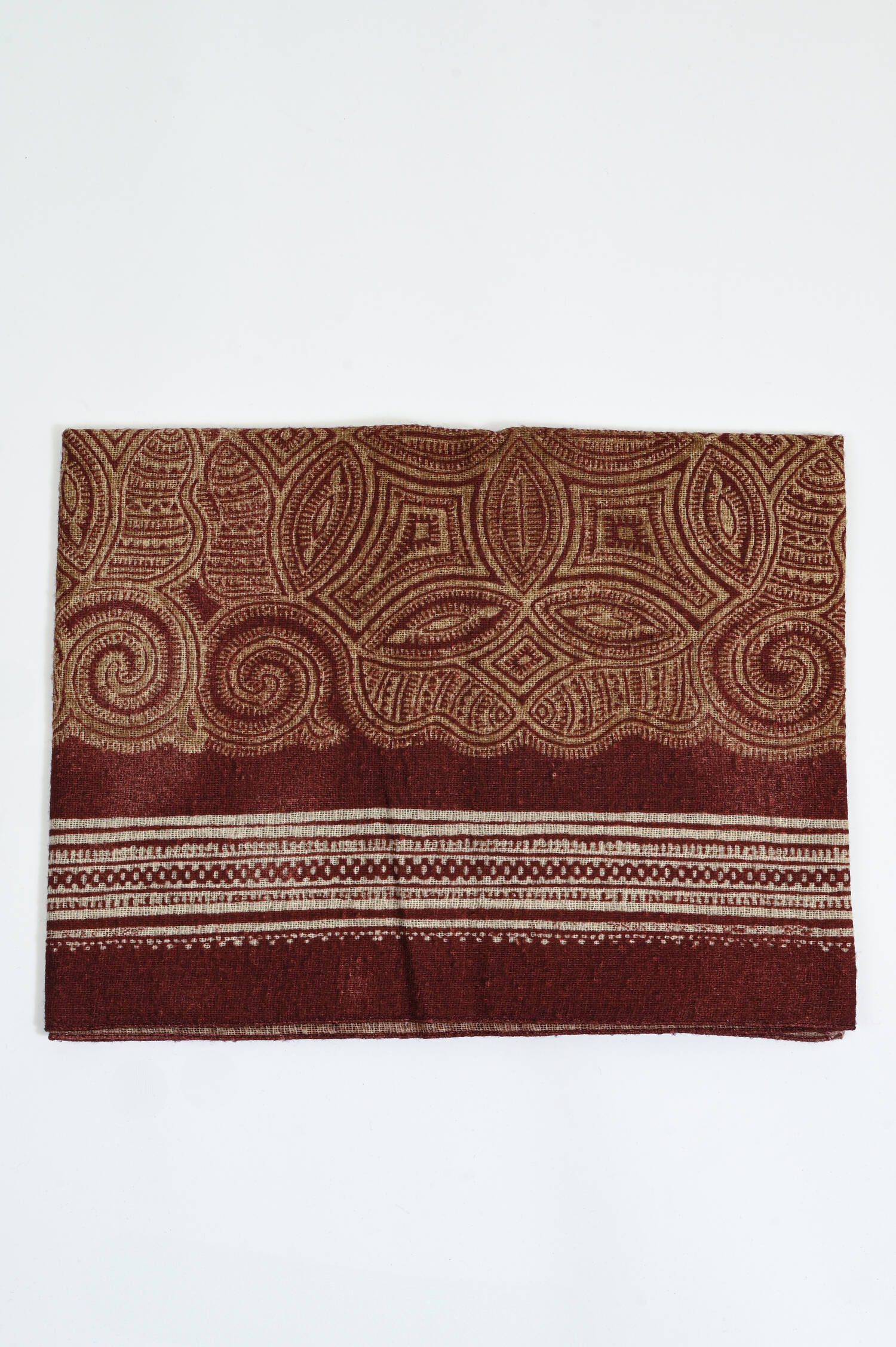 Gemusterter Schal in Dunkelrot/Beige