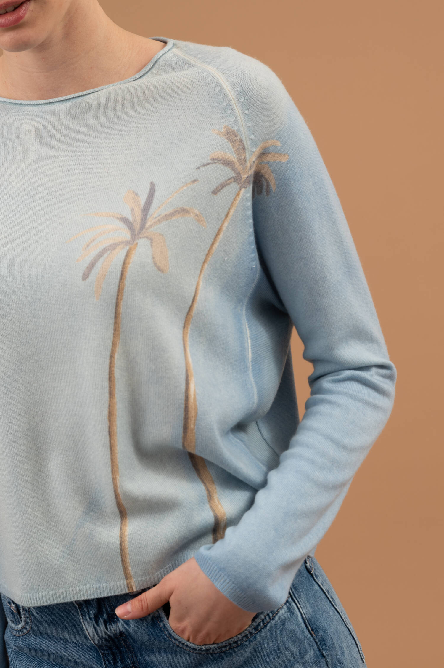 Cashmere Pullover mit Palmenmotiv in Blau