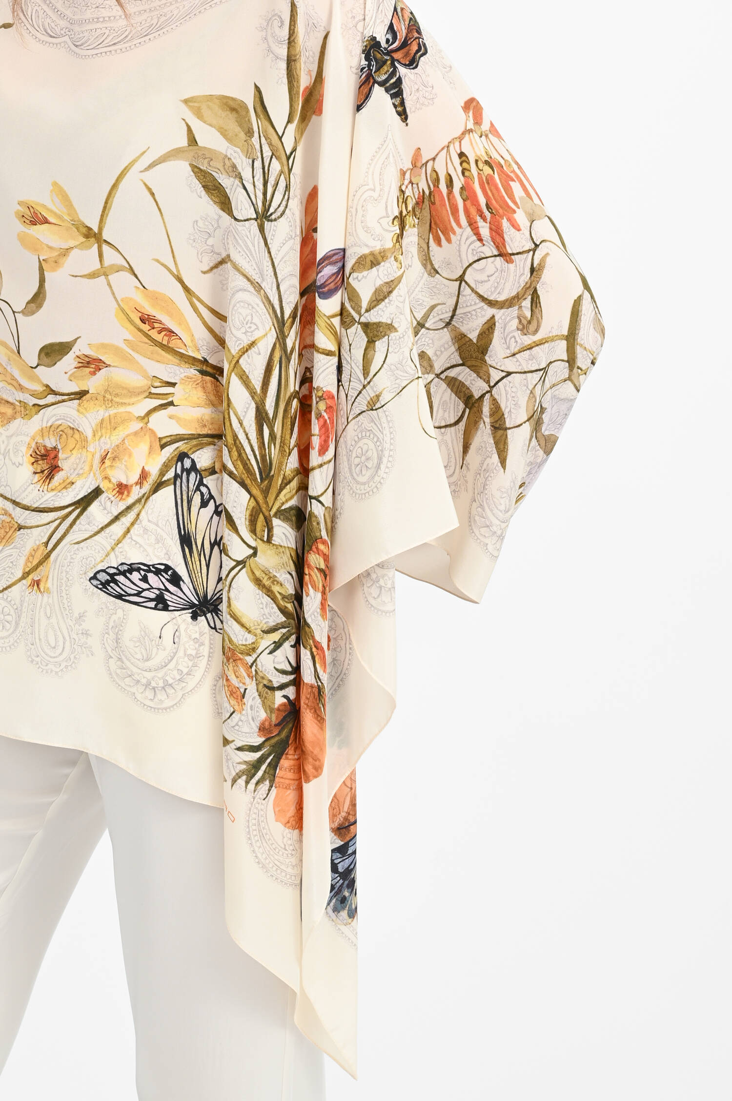 Seiden-Poncho mit floralem Design in Multicolor Seiden-Poncho mit floralem Design in Multicolor