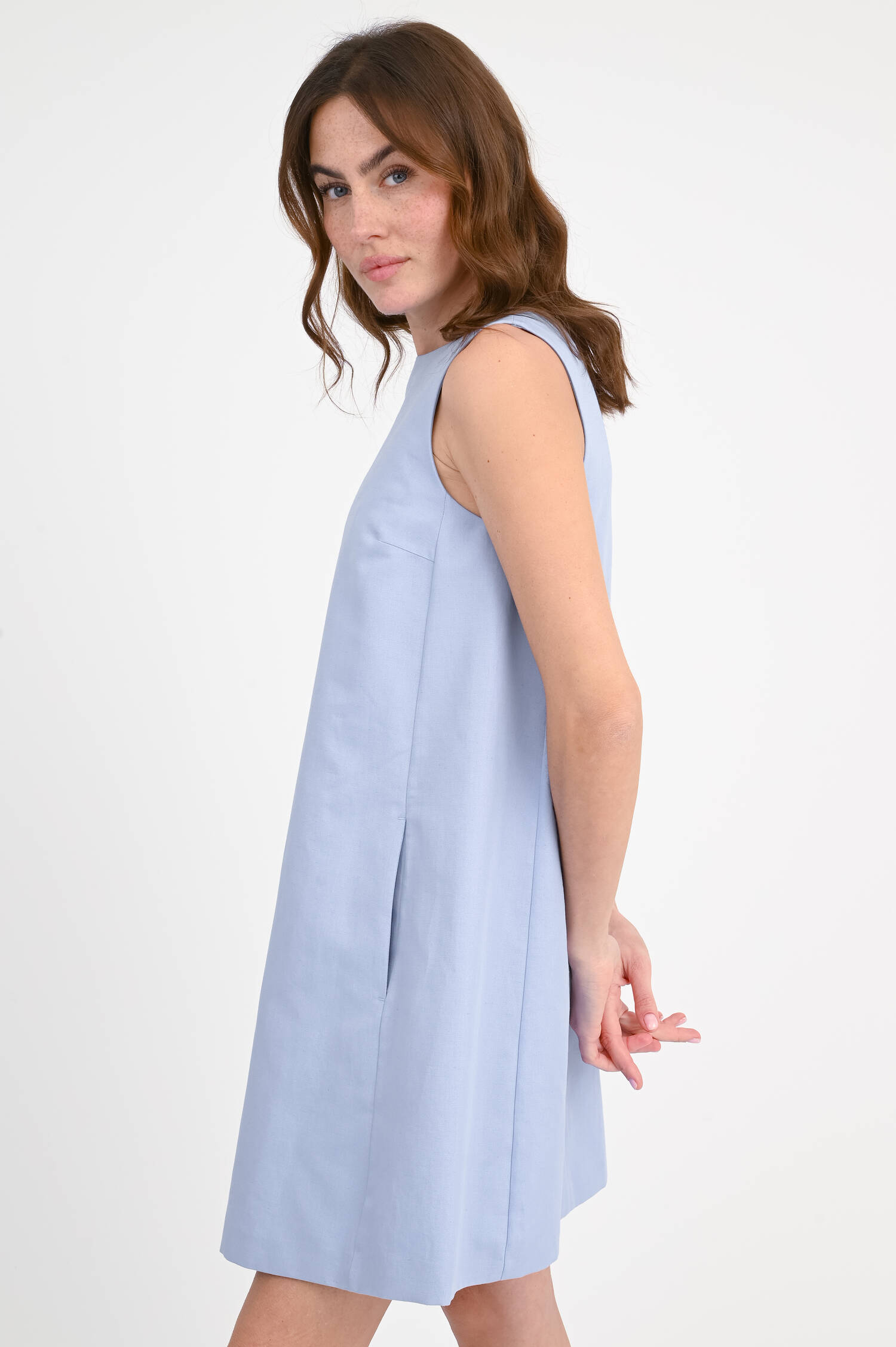 Kleid aus Baumwoll-Leinen-Mix in Hellblau