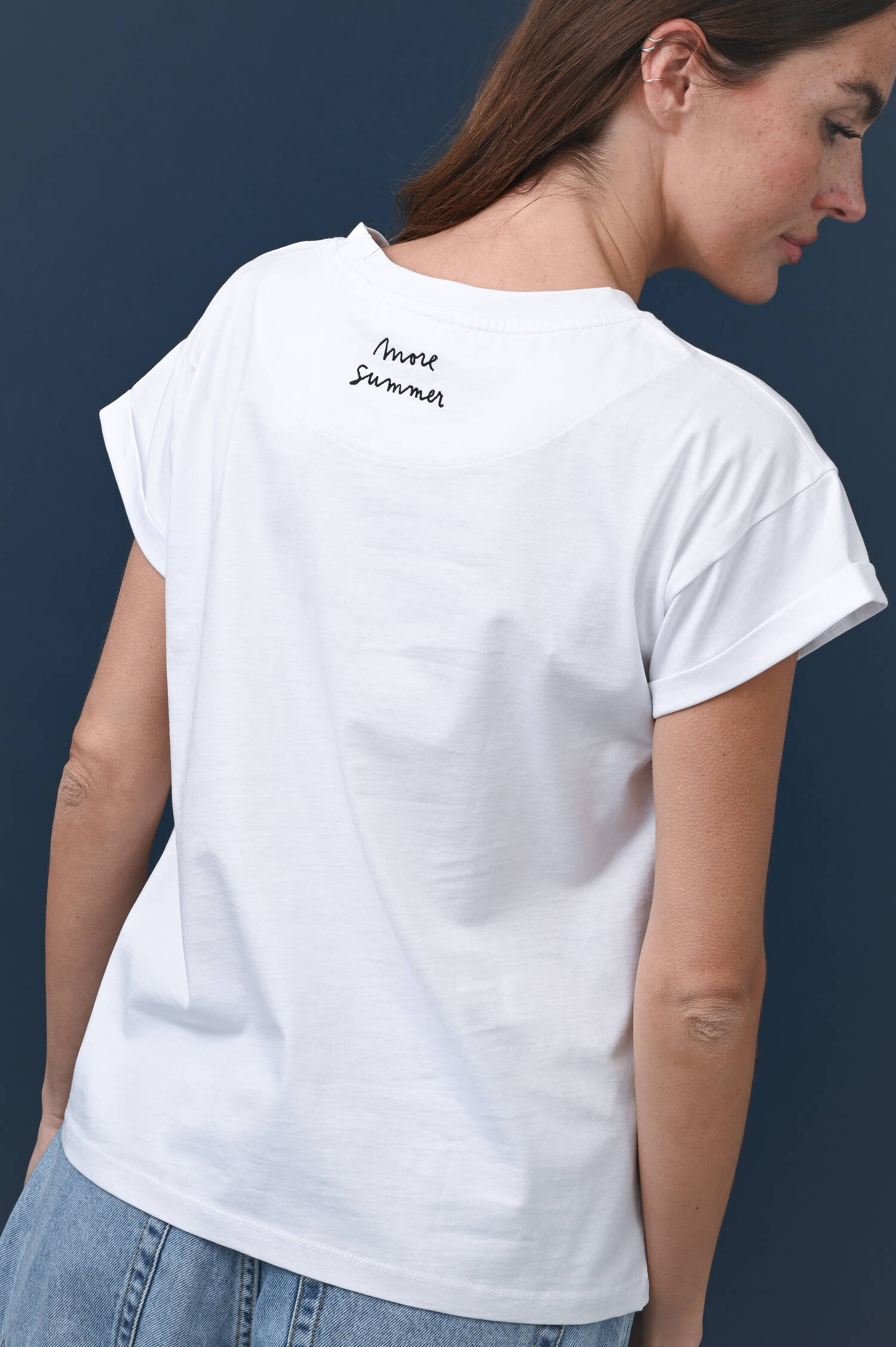 T-Shirt "Frau mit Kleid" in Weiß/Peach