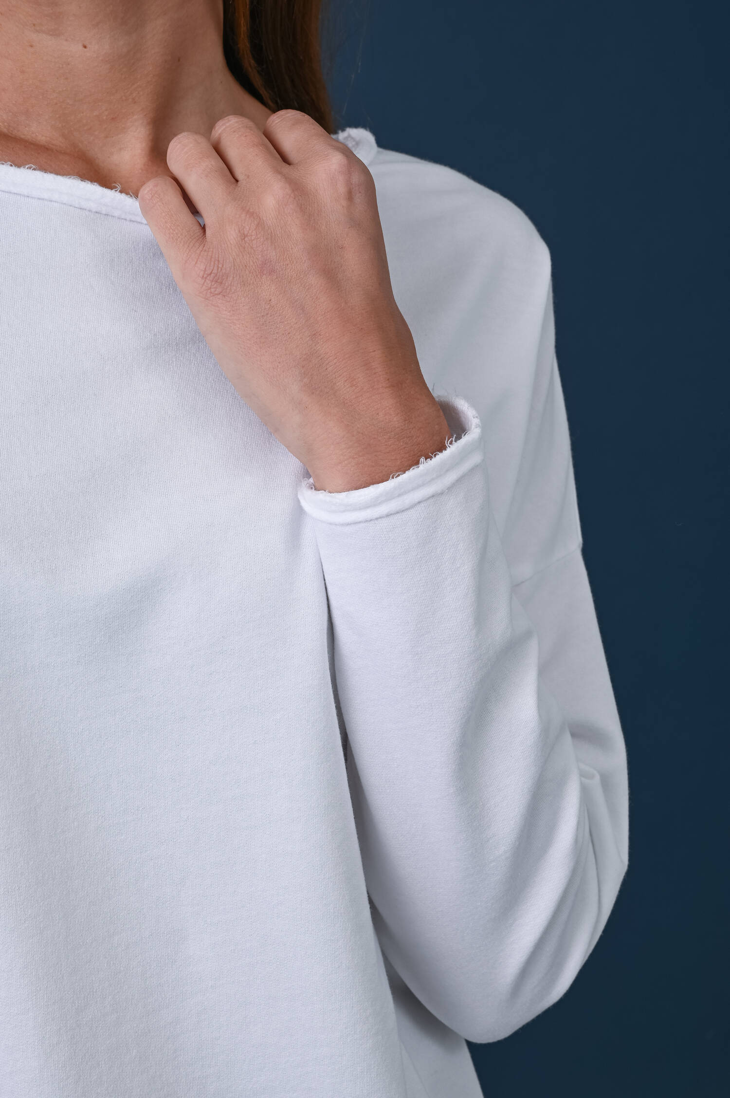 Sweater mit U-Boot Ausschnitt in Weiß