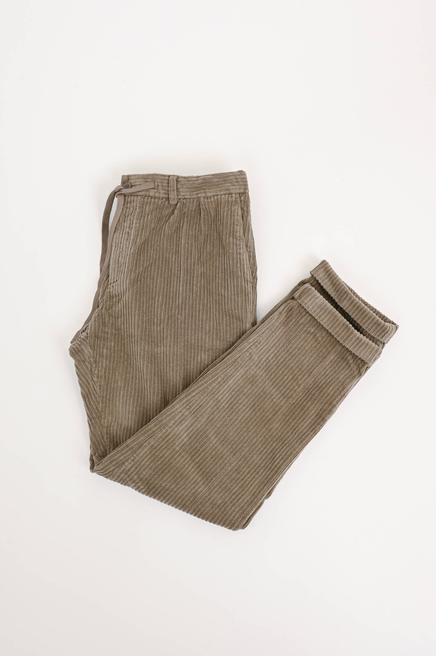 Breitcordhose in Taupe Breitcordhose in Taupe
