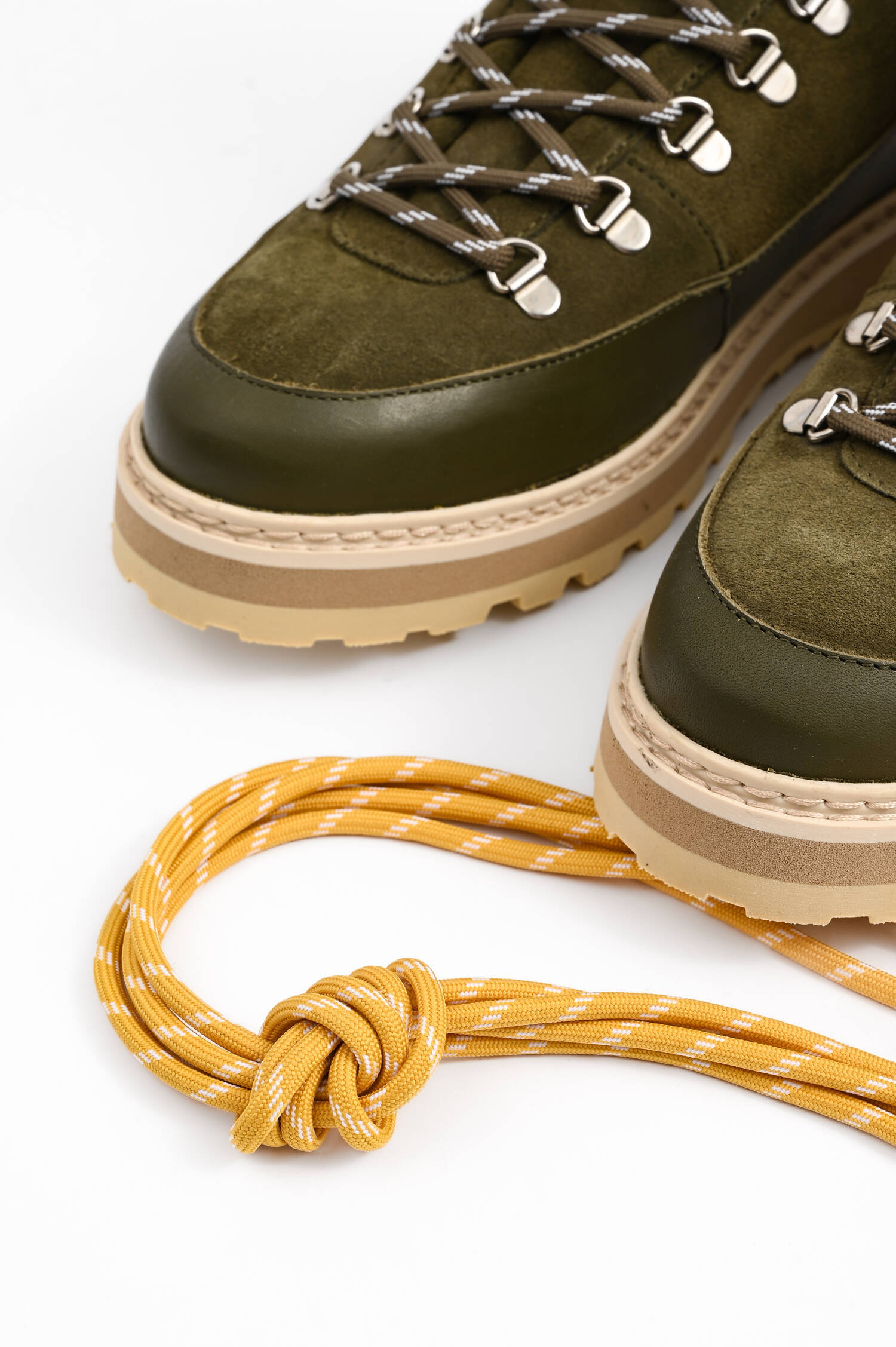 Mittelhoher Veloursleder-Wanderschuh in Forest Mittelhoher Veloursleder-Wanderschuh in Forest