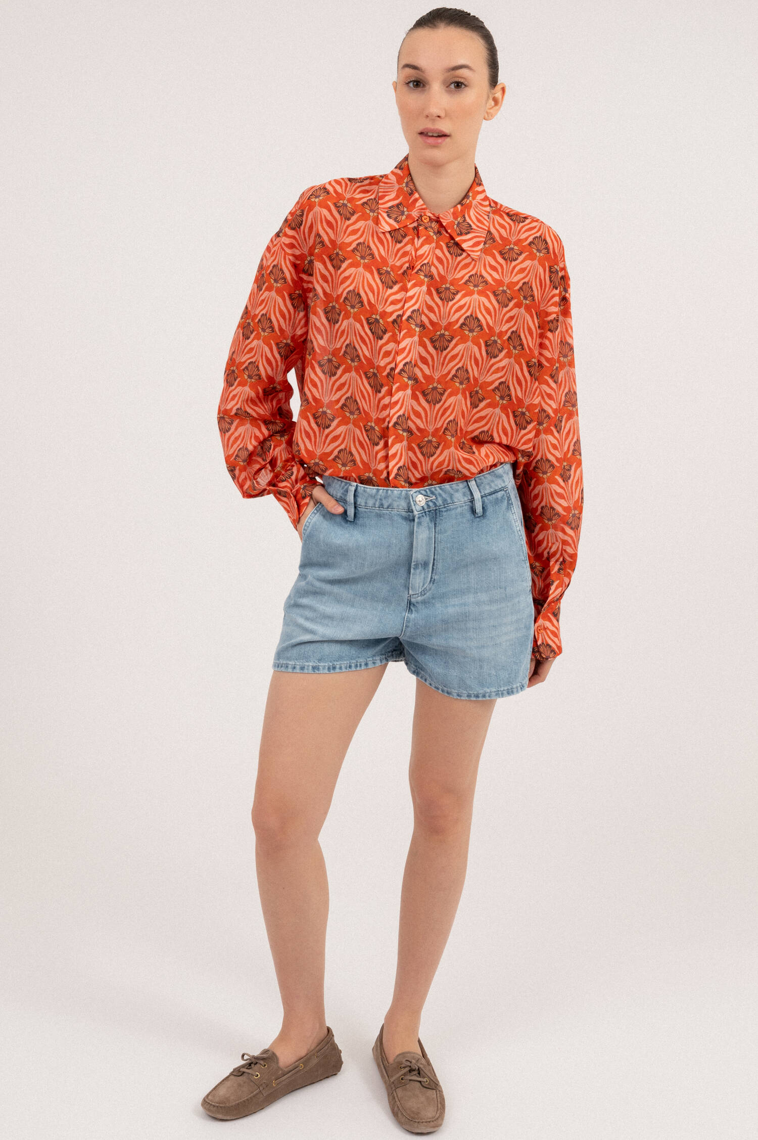 Denim Shorts IRIS in Hellblau Denim Shorts IRIS in Hellblau