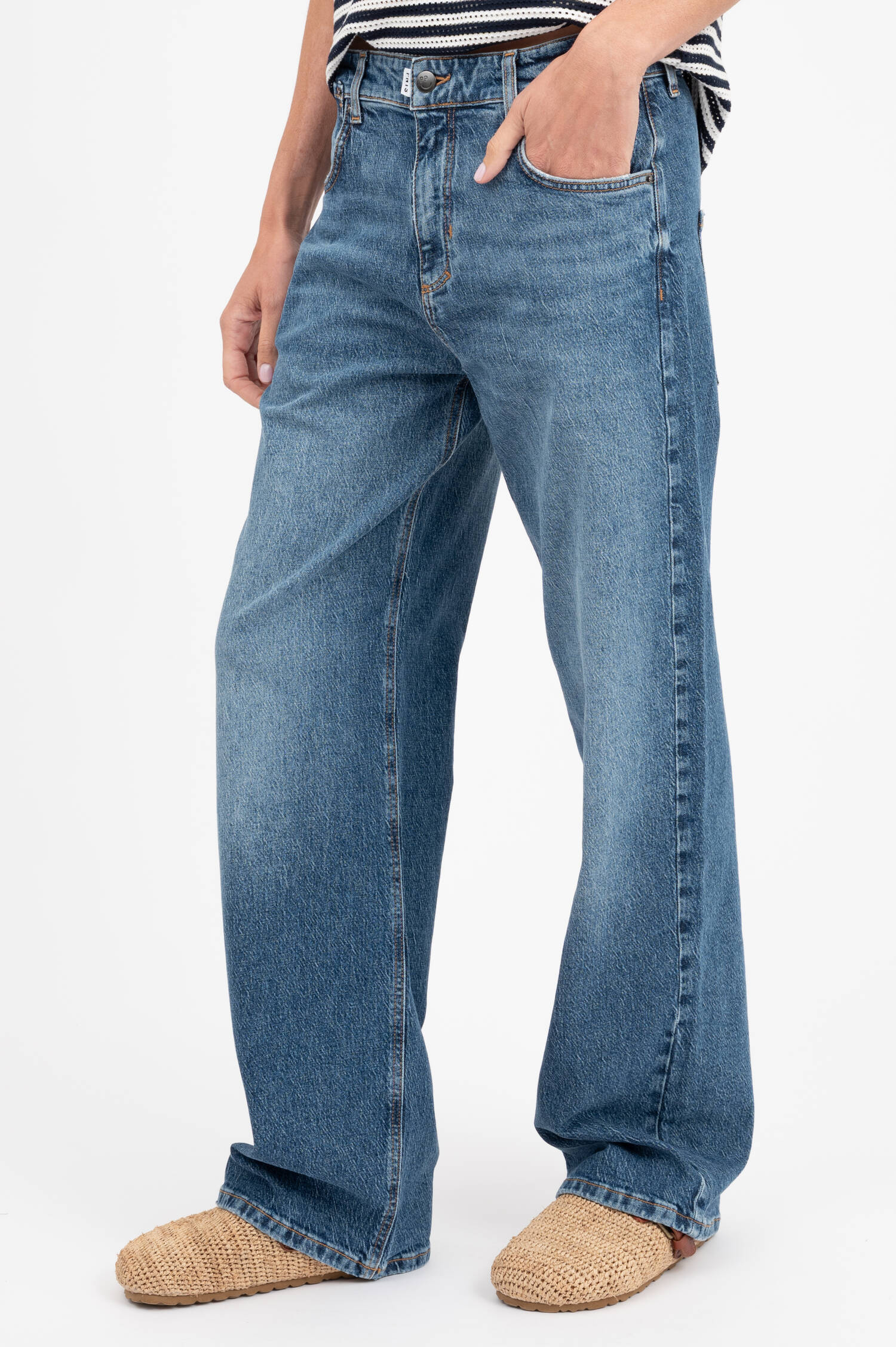Jeans THE SUPER B in Mittelblau Jeans THE SUPER B in Mittelblau