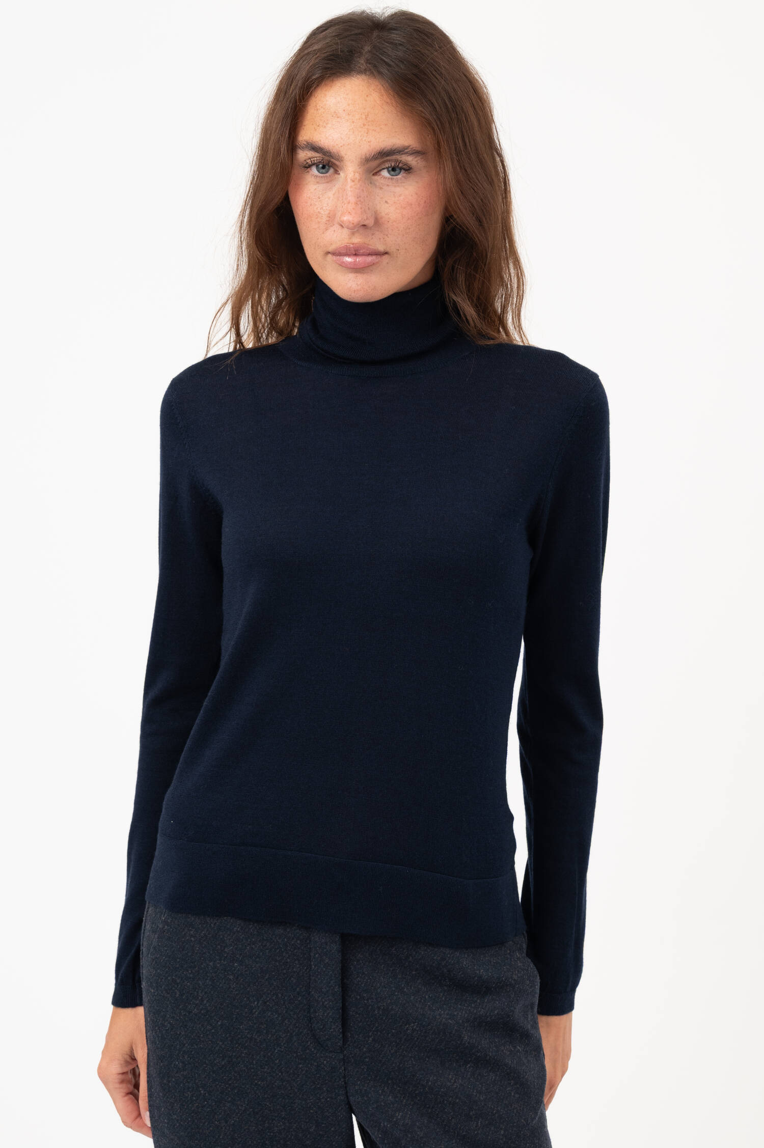 Woll-Seiden-Rollkragen-Pullover in Navy Woll-Seiden-Rollkragen-Pullover in Navy