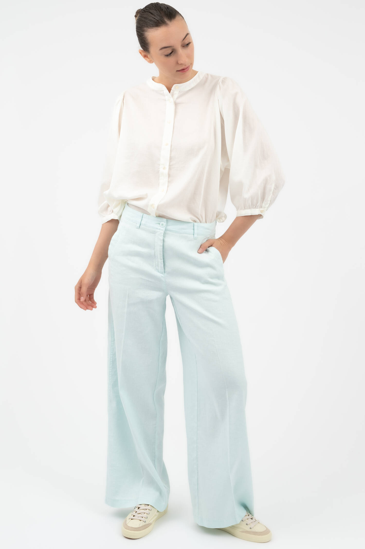 Hose ADRIENNE in Pastelblau Hose ADRIENNE in Pastelblau