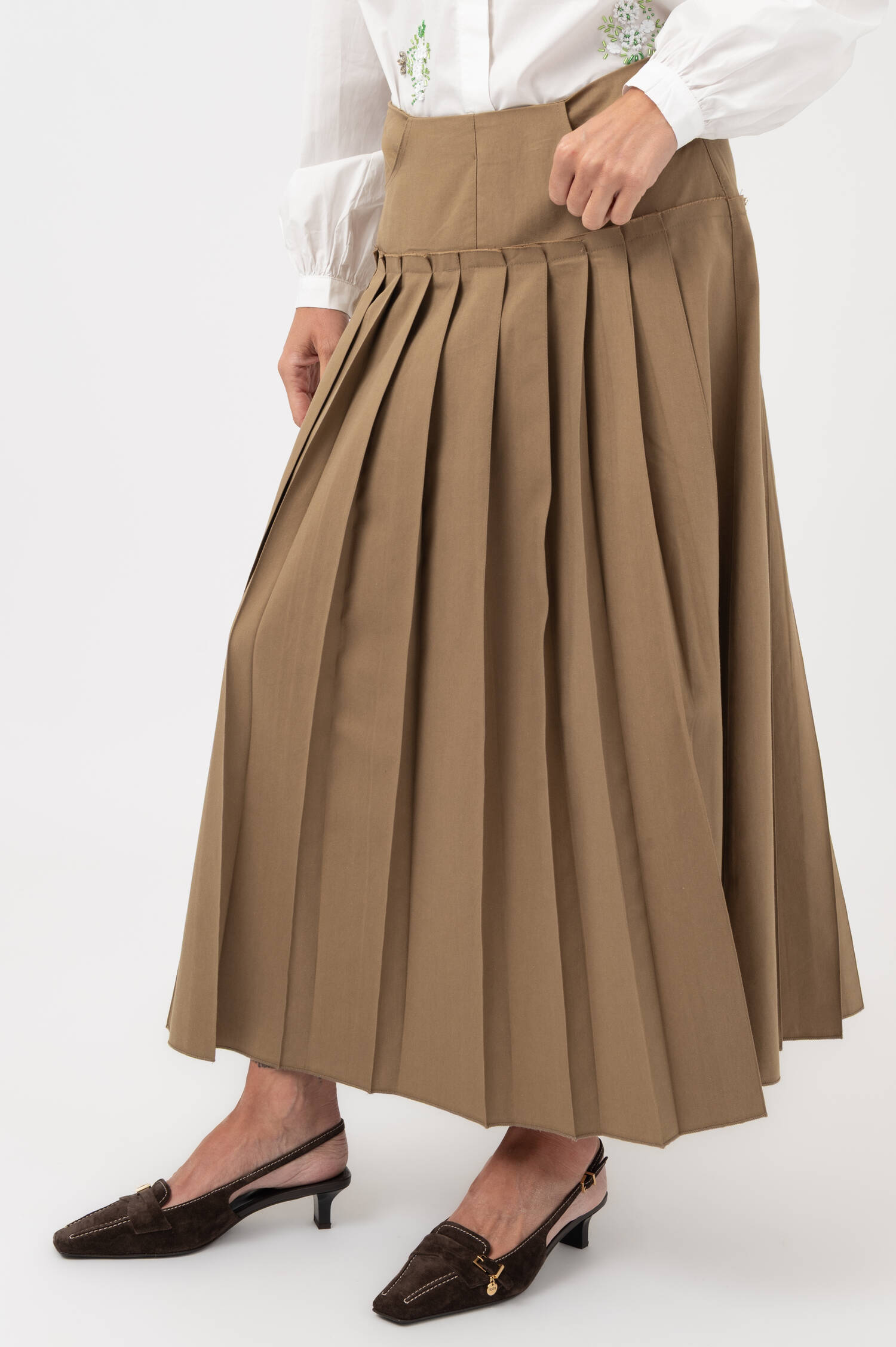 Midi-Rock mit Falten in Camel Midi-Rock mit Falten in Camel