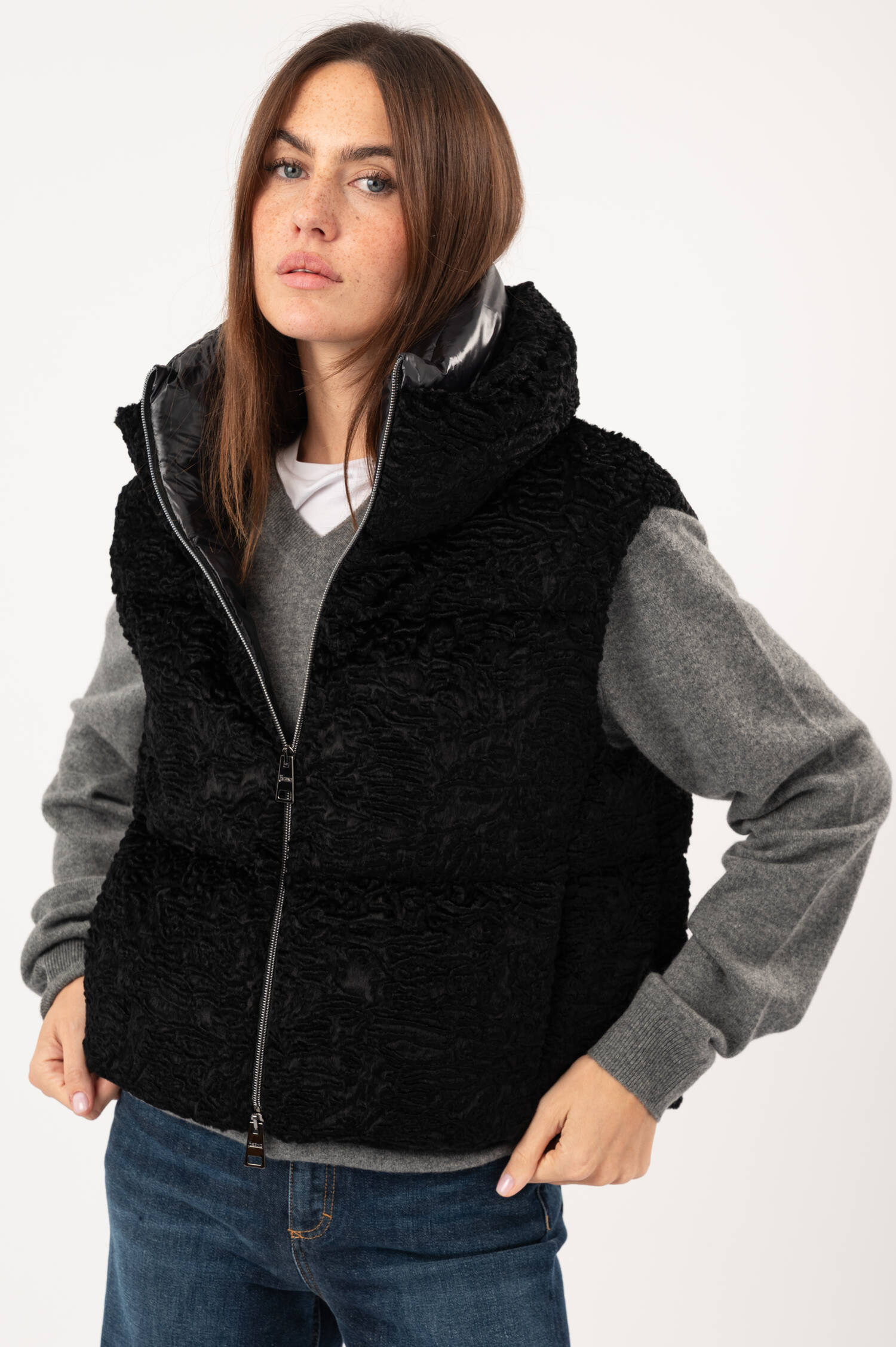 Daunengilet in Schwarz Daunengilet in Schwarz